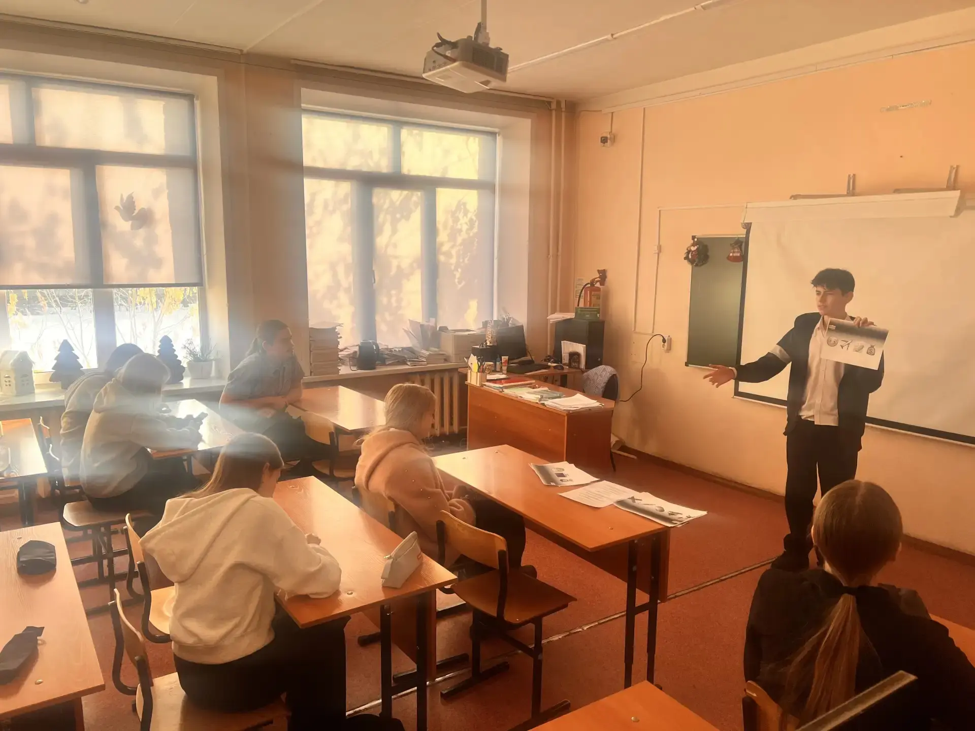 Равноправие  ⚖️В нашей школе прошла правовая неделя «Равноправие»!  🔹В 5-7 классах был проведен клас