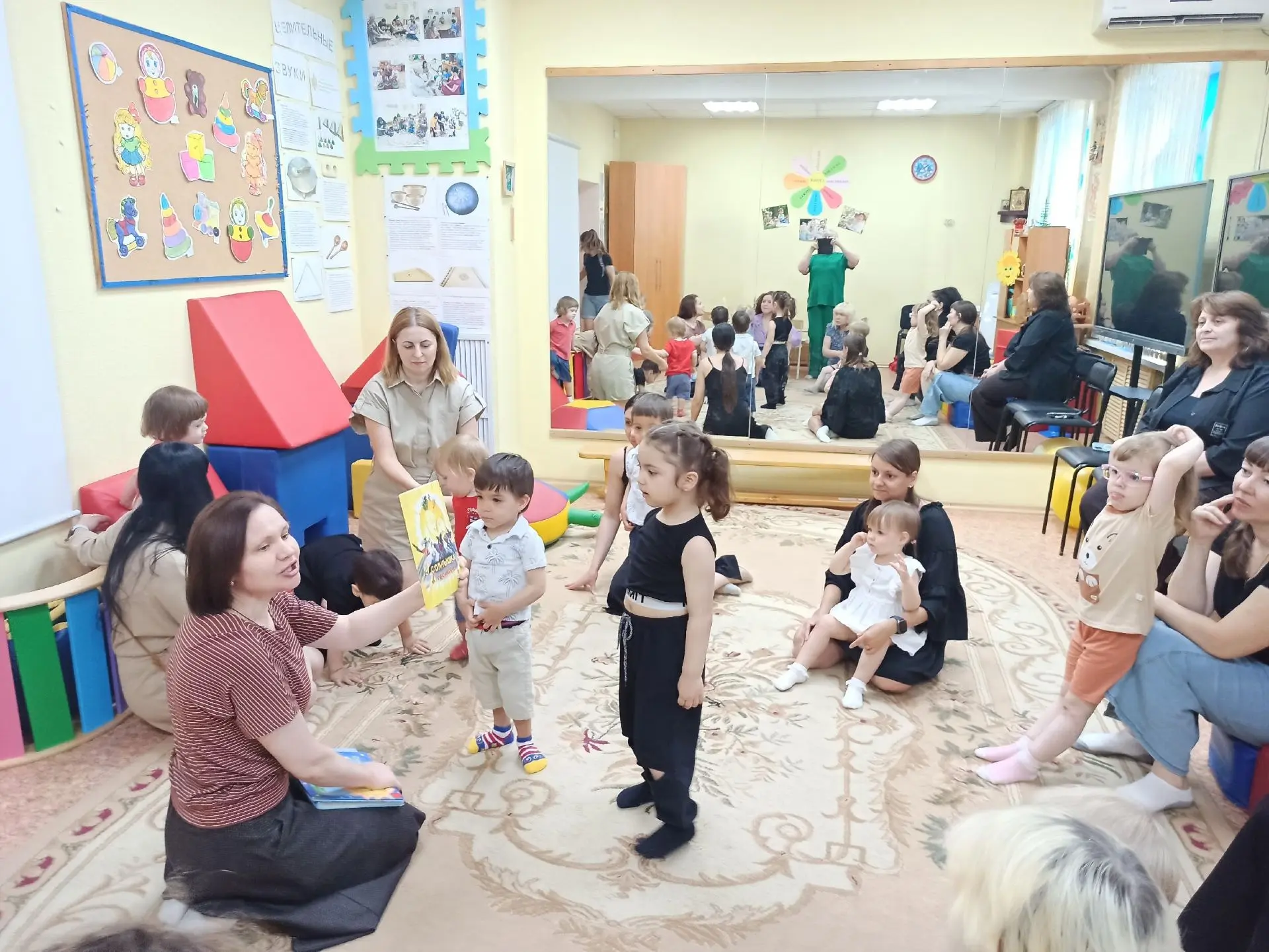 В гости к малышам пришла «Библионяня»