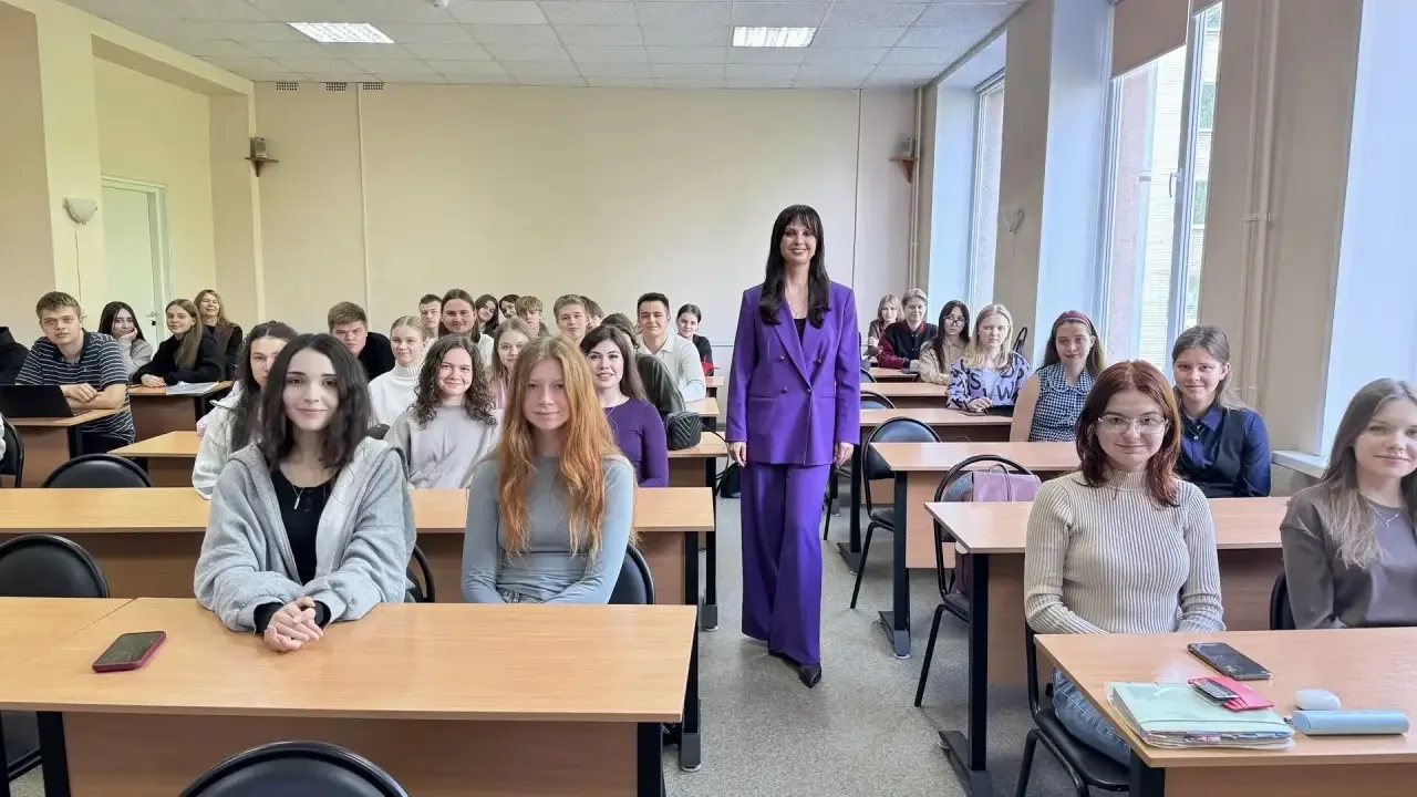 Руководитель Управления Росреестра по Карелии провела встречу со студентами Президентск...