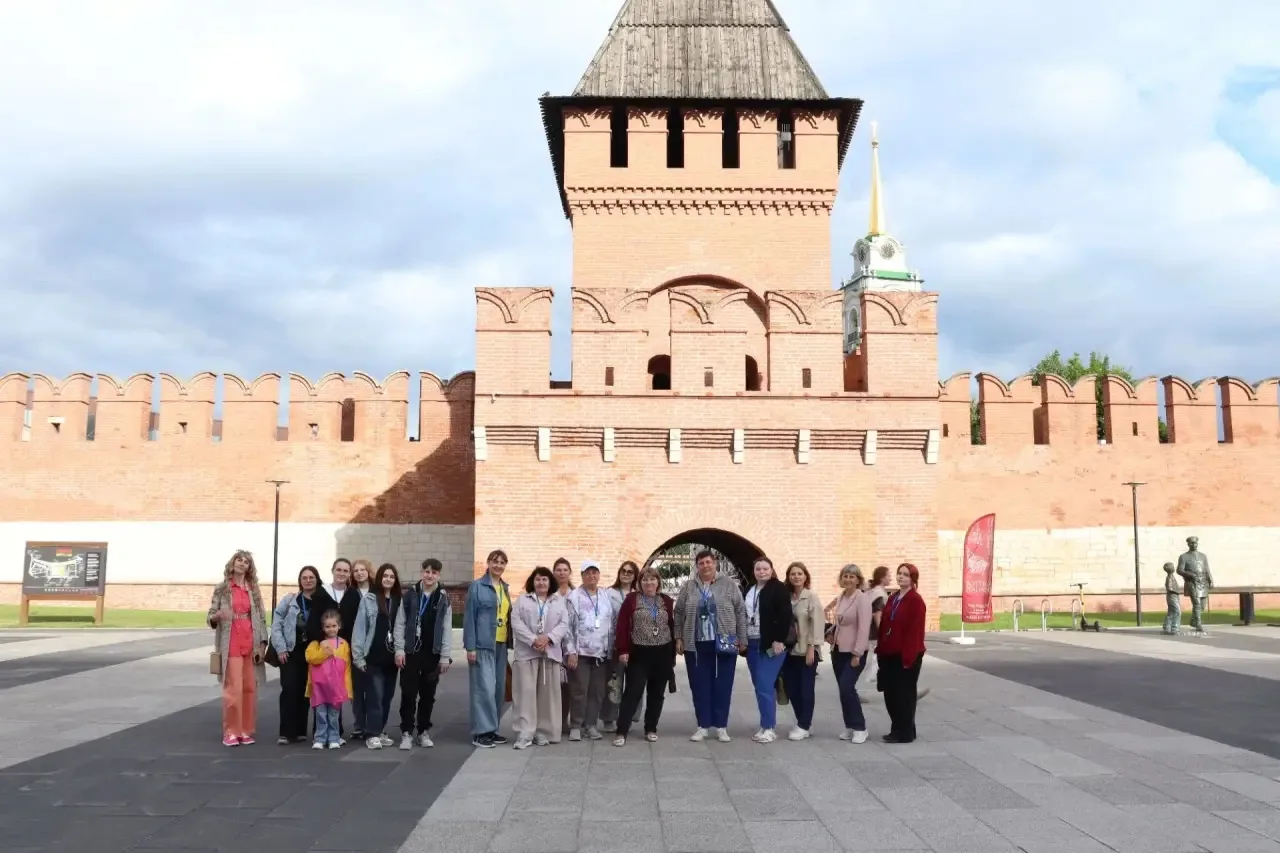 🌍 Путешествия продолжаются... 🌍

Наша маленькая, но дружная группа на этот раз посетила удивительн