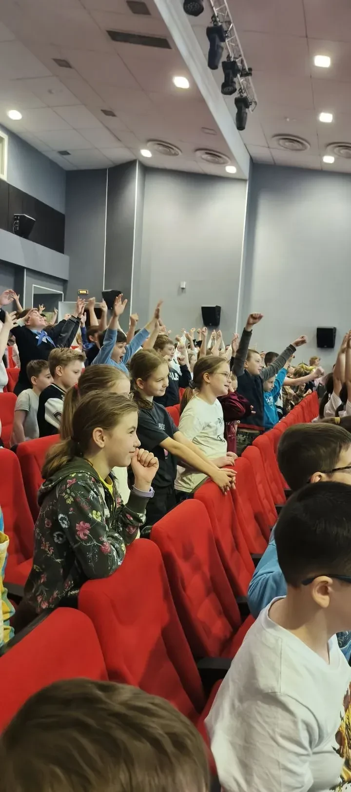 🌟4 «Б» в деле: первые дни в «Зеркальном» и важные разговоры по-лагерному!  Наш 4 «Б» класс уже на ме