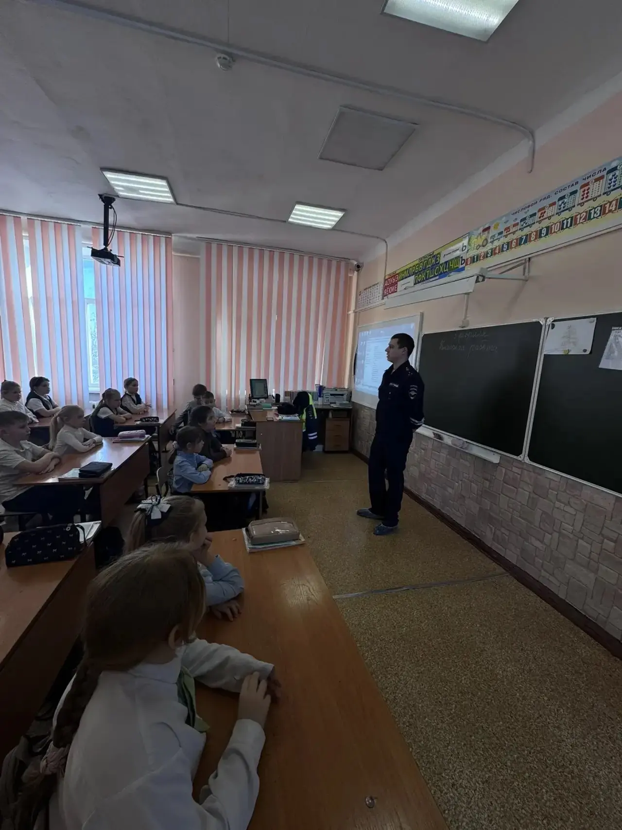 В Толмачевской школе №61 продолжается работа по профилактике детского дорожно-транспортного травмати