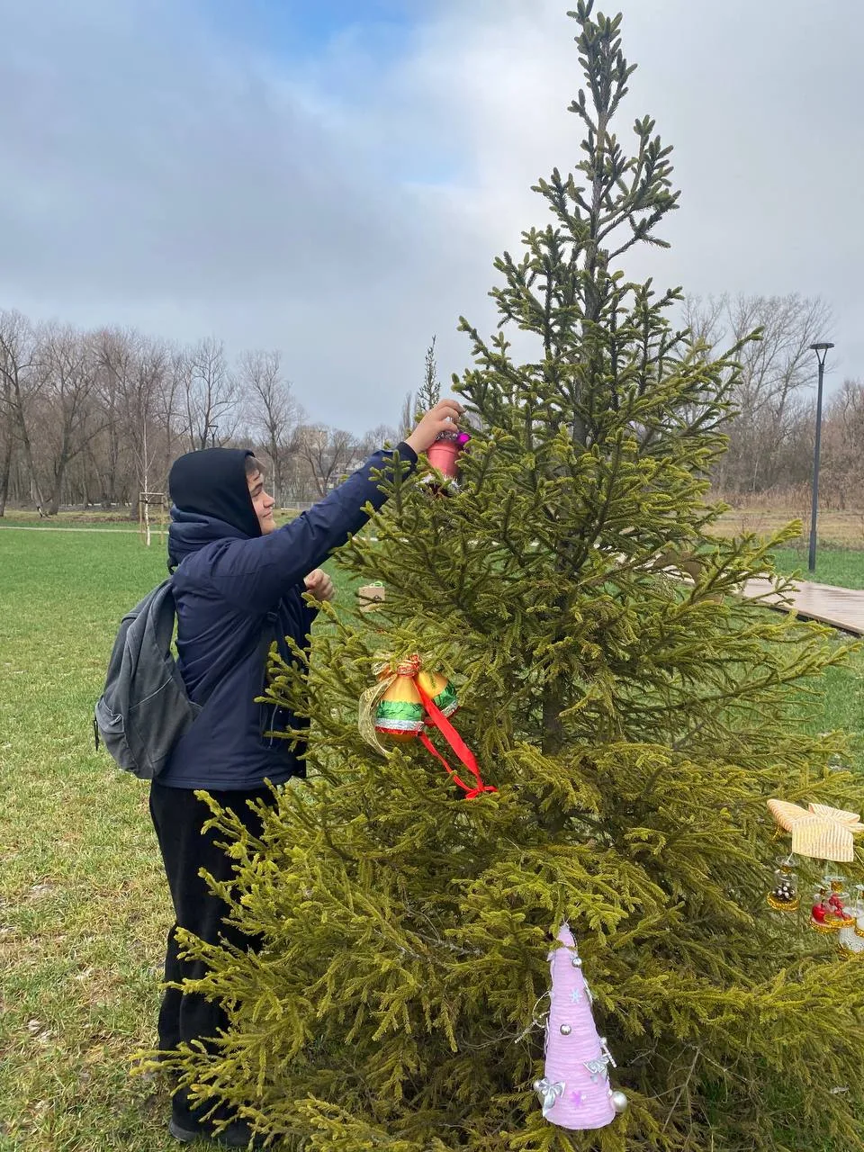 🎄✨ Большое новогоднее чудо для Губкина! ✨🎄  Ученики школы, вместе со старшей вожатой и советником ди