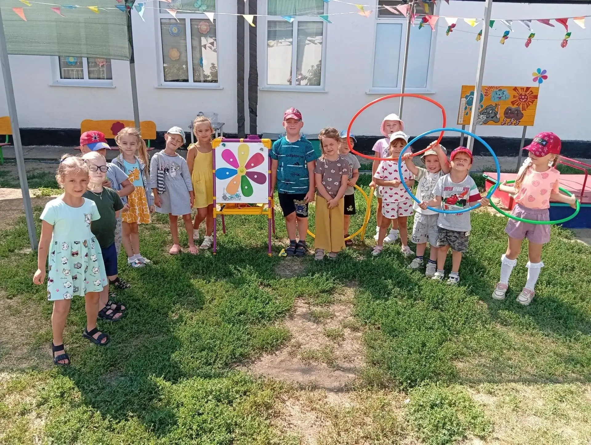 Сегодня в нашей группе «Капелька» было по-настоящему волшебно! Мы устроили настоящий «Д...