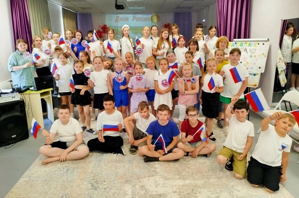 🇷🇺В лагере «Талантия» сегодня царила особая атмосфера праздника и патриотизма. В чест...