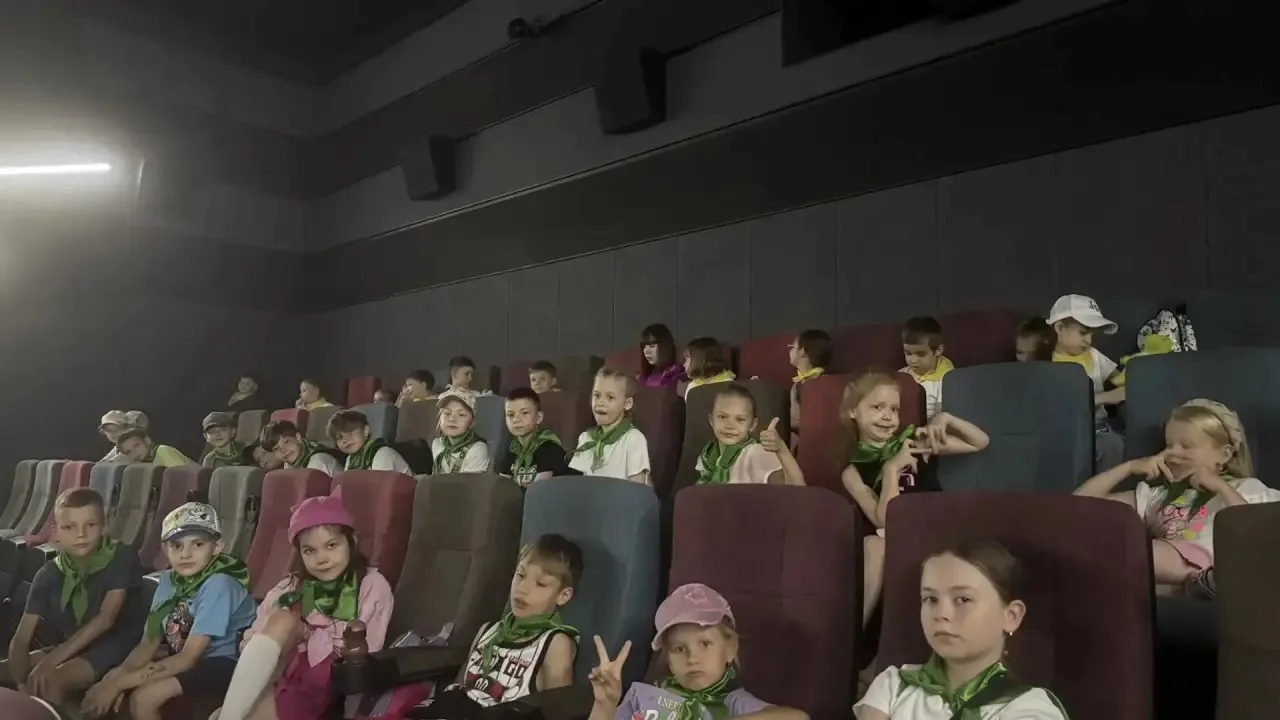 📽️ Фильм, фильм, фильм! 
Сегодня ребята с летней площадки отправились в самое настоящее сказочное п
