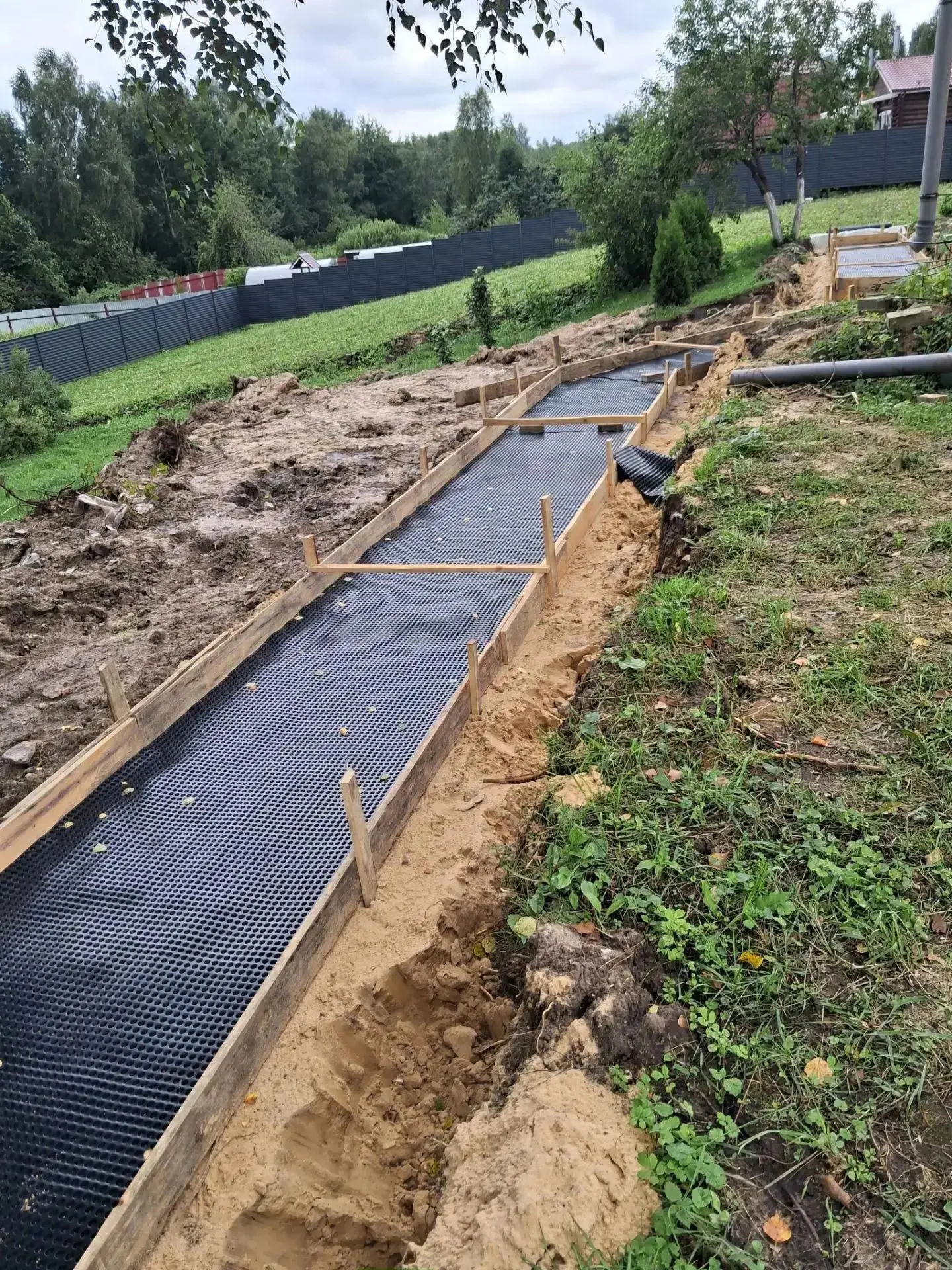 🏠 В Нижегородской области выполняются работы по устройству монолитной железобетонной п...