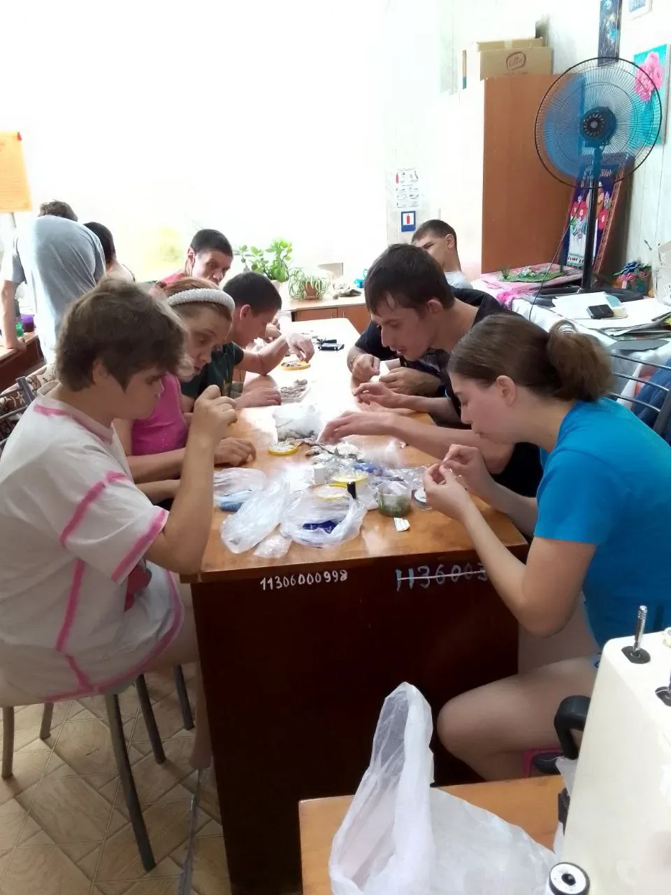 Кого могут оставить равнодушным эти искрящиеся на солнце капельки - бисеринки? По воле человеческих 
