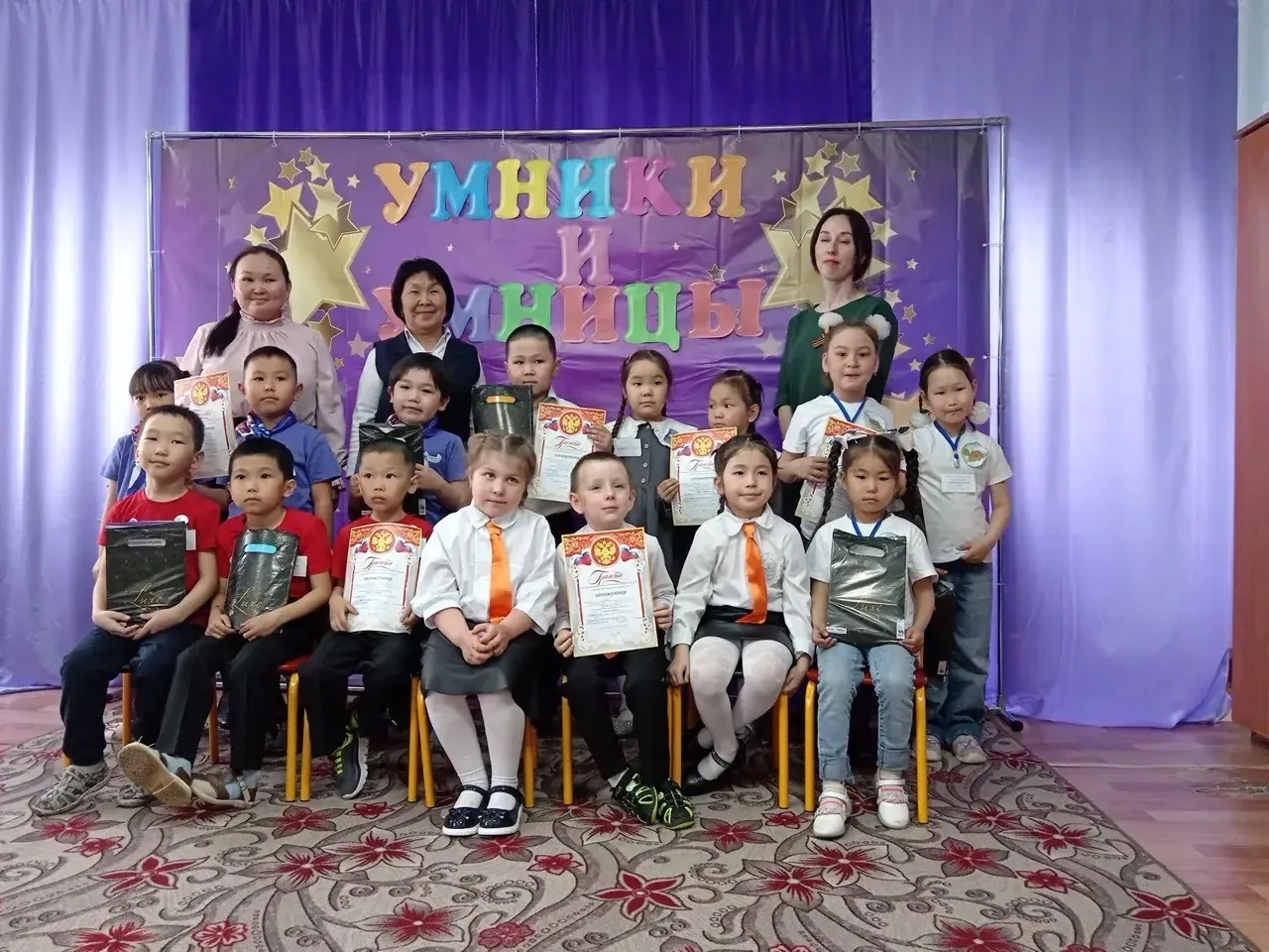 В кожуунной олимпиаде "Умники и умницы" среди воспитанников образовательных  учреждений, реализующих