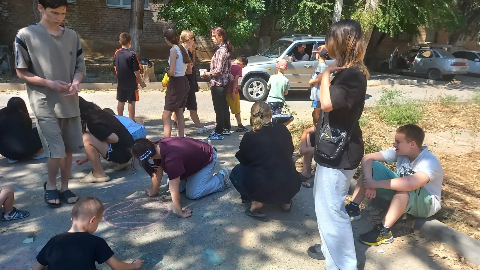 Лето — это время ярких красок, звонкого смеха и, конечно, творчества. В поселке Стрелец...