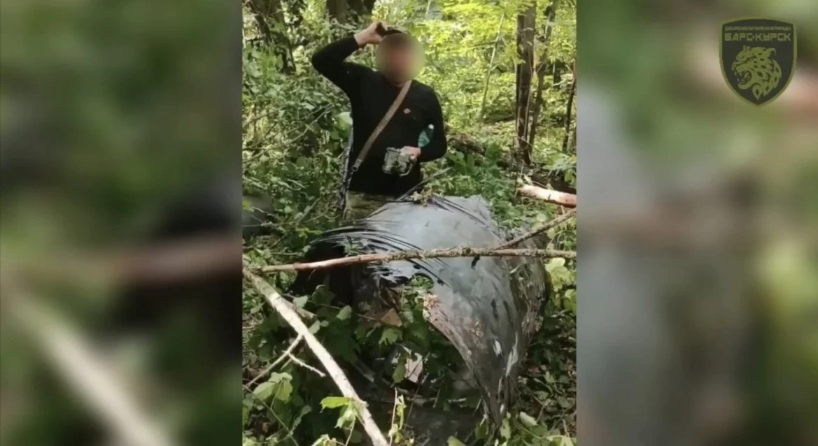 В соседней Курской области добровольцы «БАРС-Курск» сбили из пулемета украинскую дально...