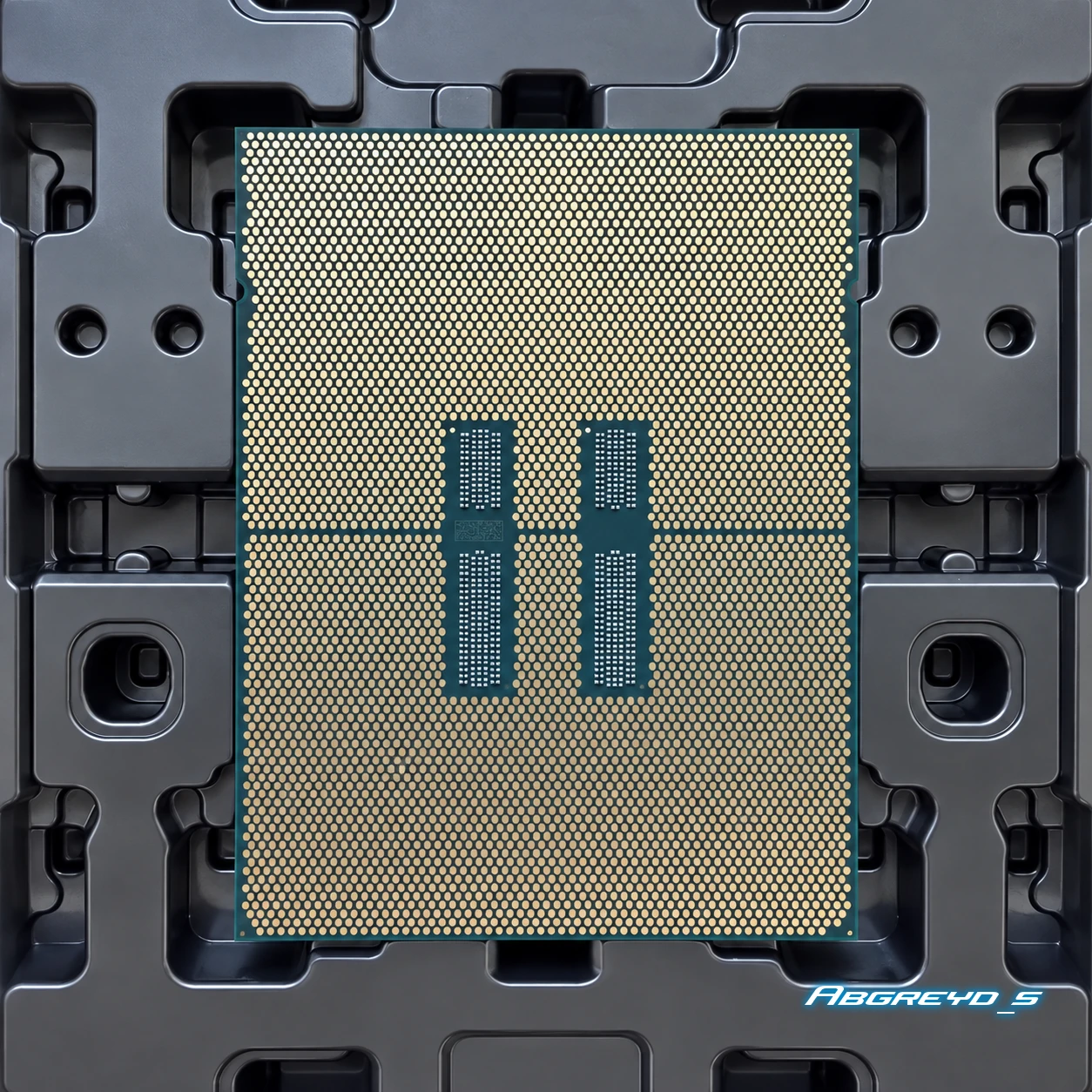 AMD Ryzen Threadripper PRO 7985WX QS, 64 ядра / 128 потоков