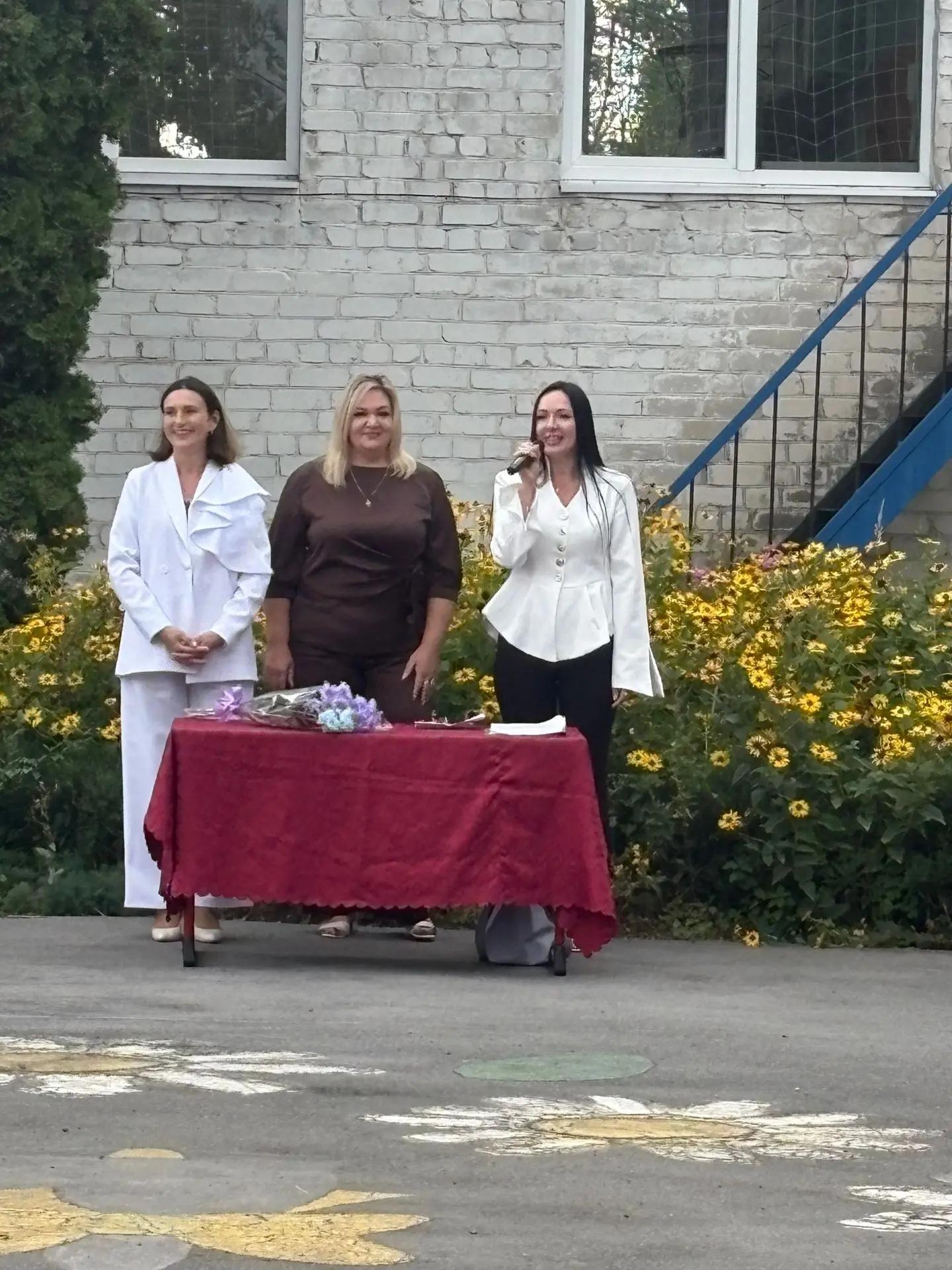Вчера в нашей школе прошла торжественная линейка, посвященная Дню знаний. 🍂🎊