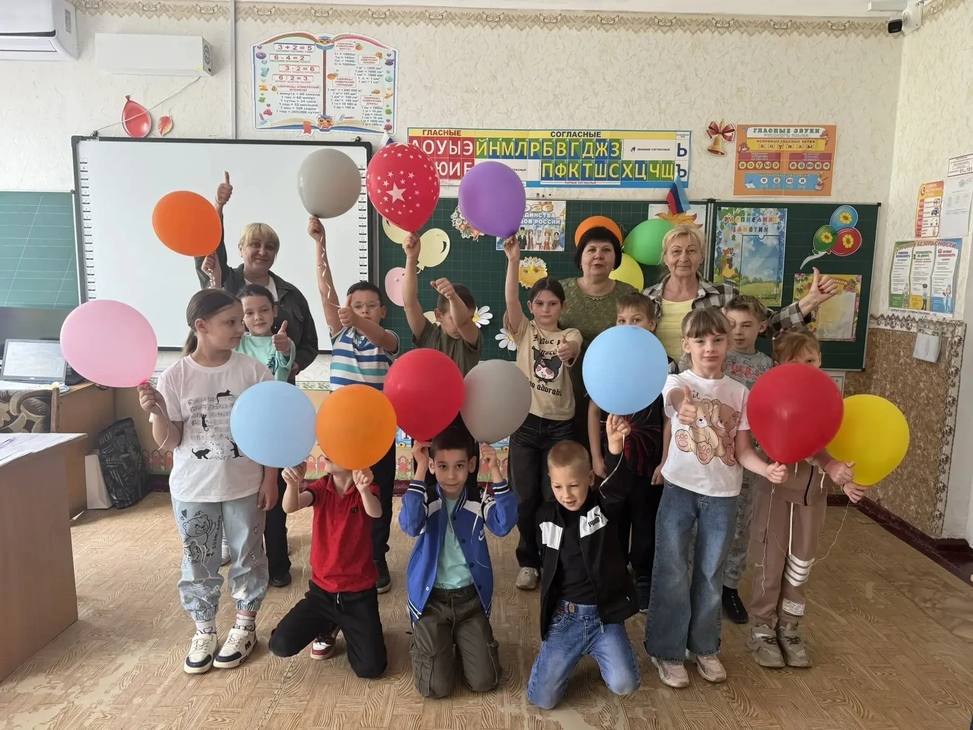 Ура, каникулы!!! 🎉🎉🎉 27 мая в ГБОУ ЛНР " Меловская средняя школа" состоялся день отк...