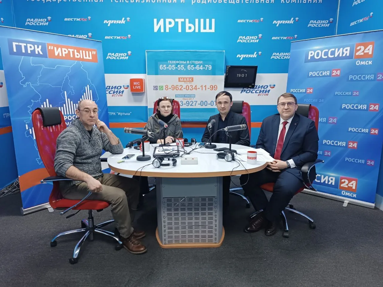 👀 Важные изменения для абитуриентов 2026 года: главное – в эфире «Классного чата»  В прямом эфире пр