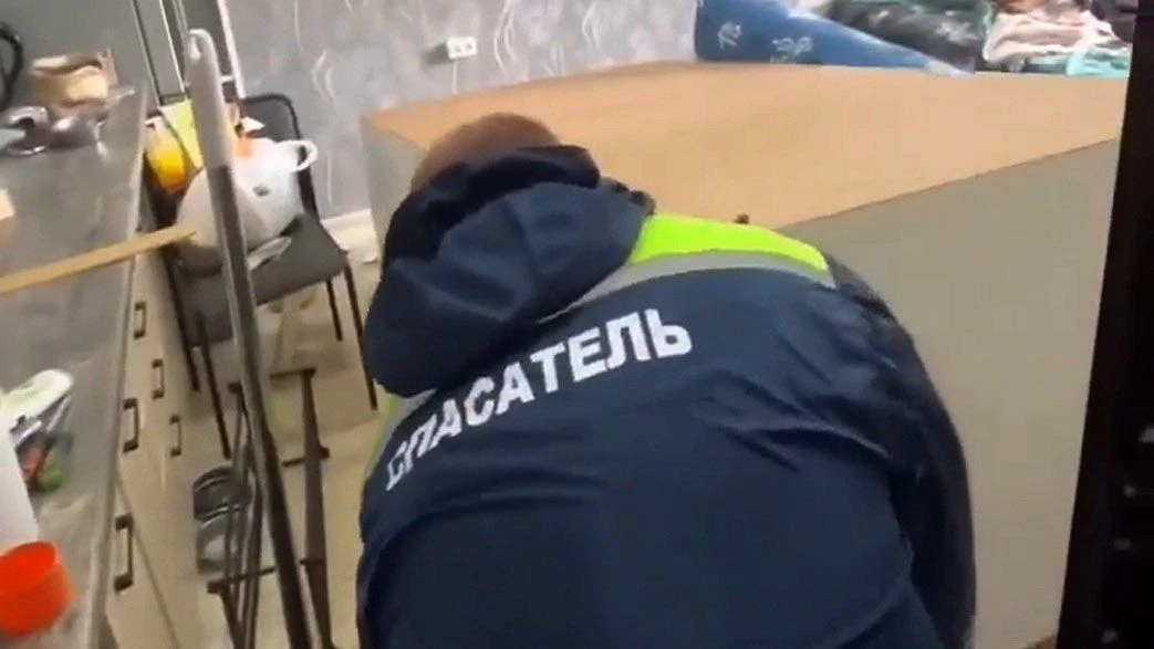 Во Владимире девушку пришлось спасать из-под упавшего шкафа
Необычная спасательная операция прошла в