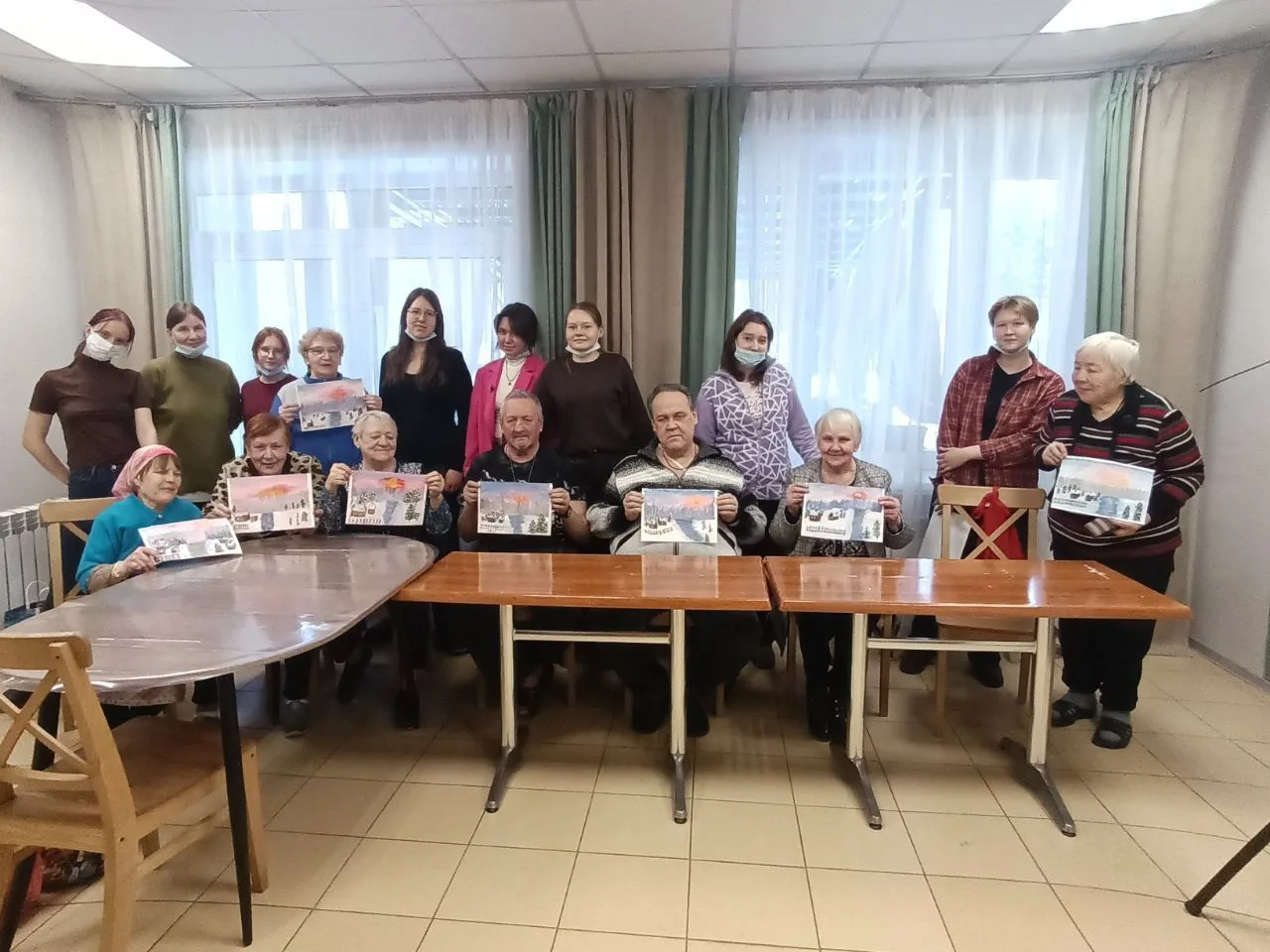 Волонтёрский клуб «Доброе дело» провёл тёплый и душевный мастер-класс для жильцов Марко...