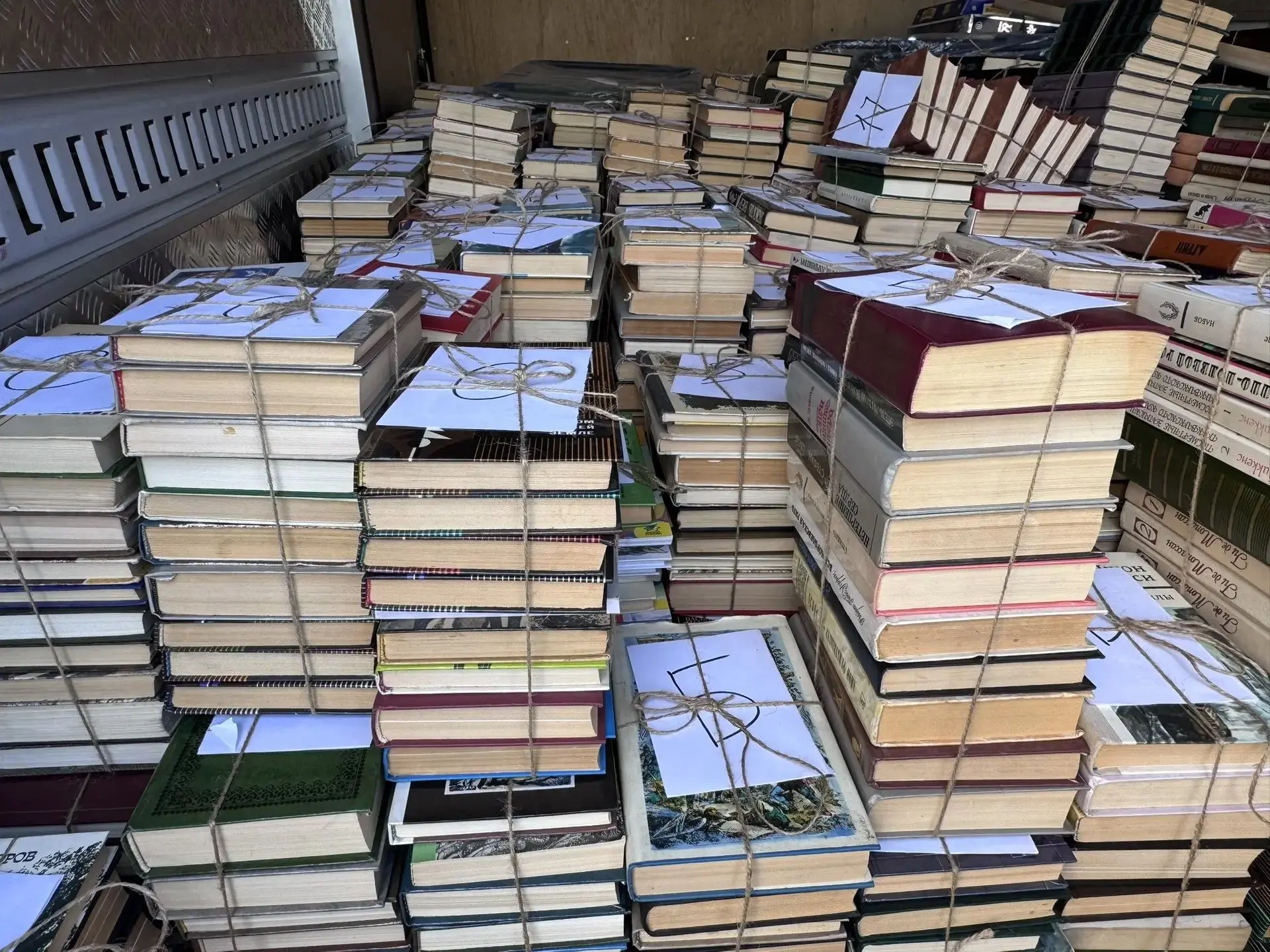 1 июня стартовала «Книжная экспедиция» — совместный проект телеканала ТВ-3 и Книжного п...