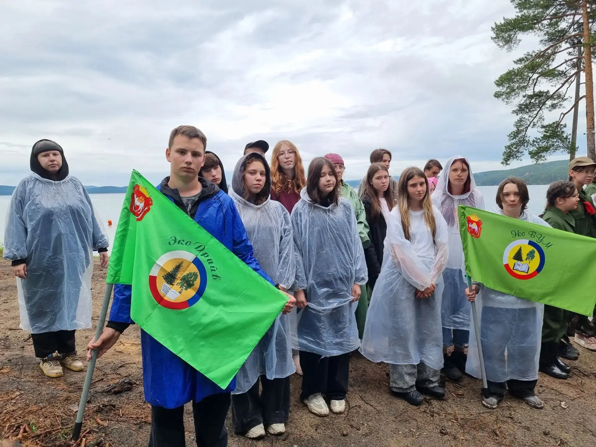 🌳🌲 «ЭкоБум» и «ЭкоДрайв» покоряют Тургояк!

Сегодня, несмотря на дождливую погоду, ребята из Боров