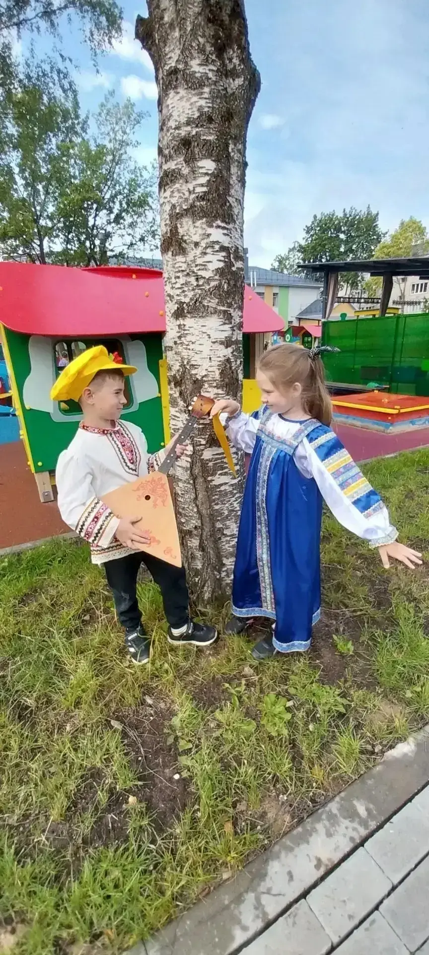 👫В старше-подготовительной группе «Звукарик» дошкольного отделения «Аленушка» звучат м...