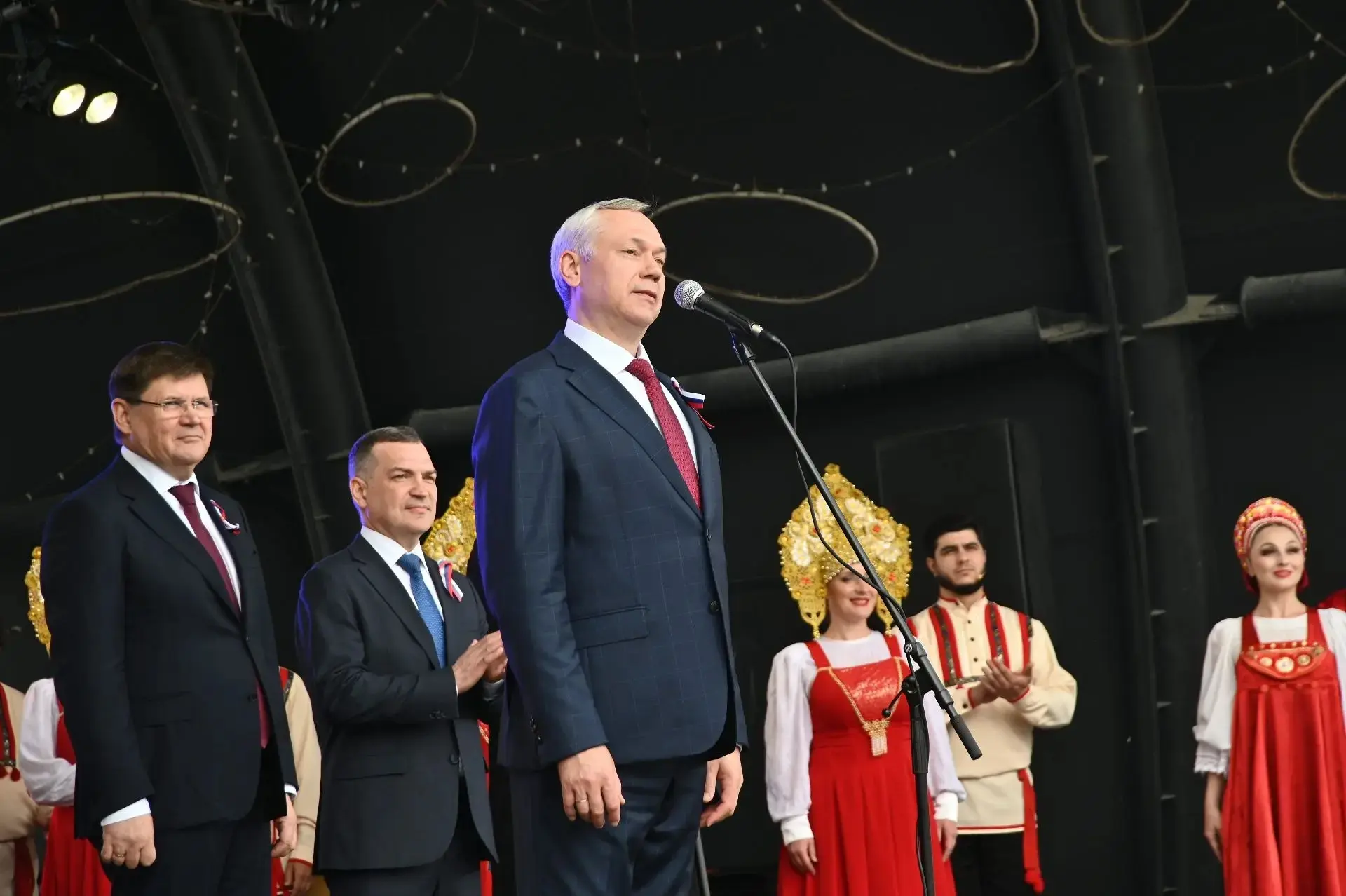 С ДНЁМ РОССИИ, ДРУЗЬЯ!

Сегодня вся наша страна отмечает важный праздник — День России! Это день еди