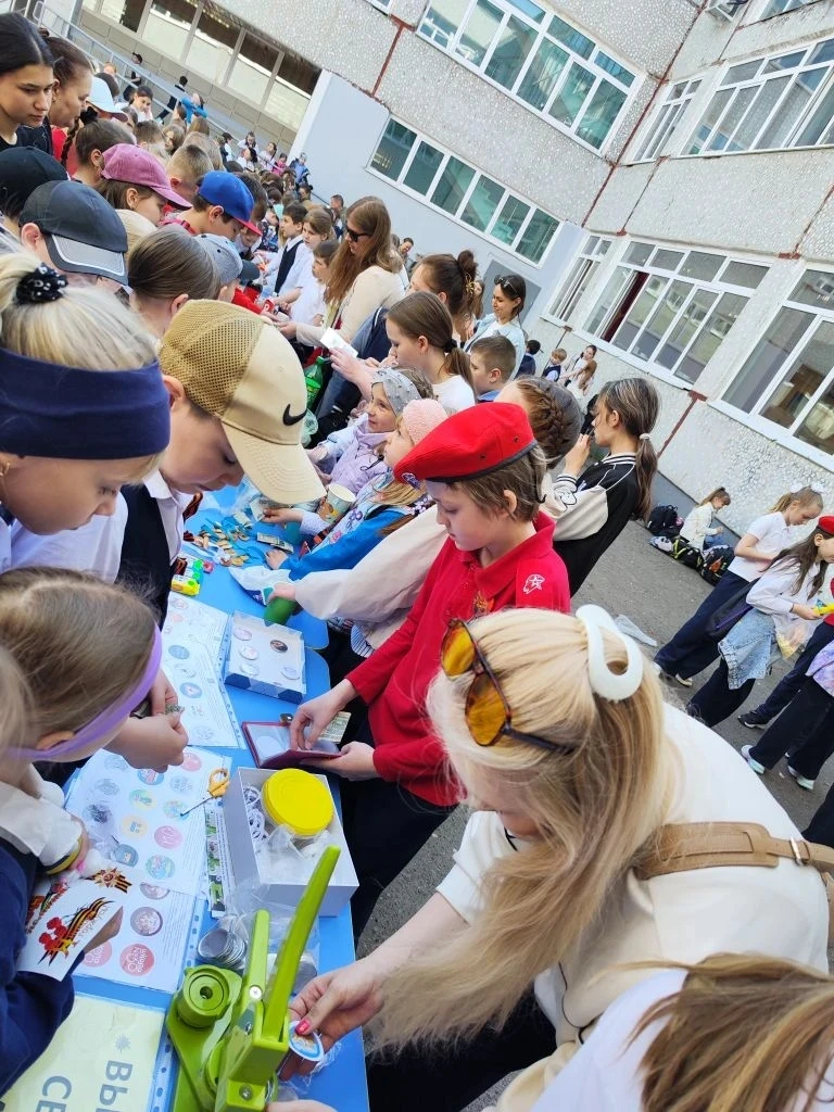 🇷🇺Заканчиваем учебный год добрыми делами!!! Каждая четверть в этом учебном году- это помощь СВОим! М