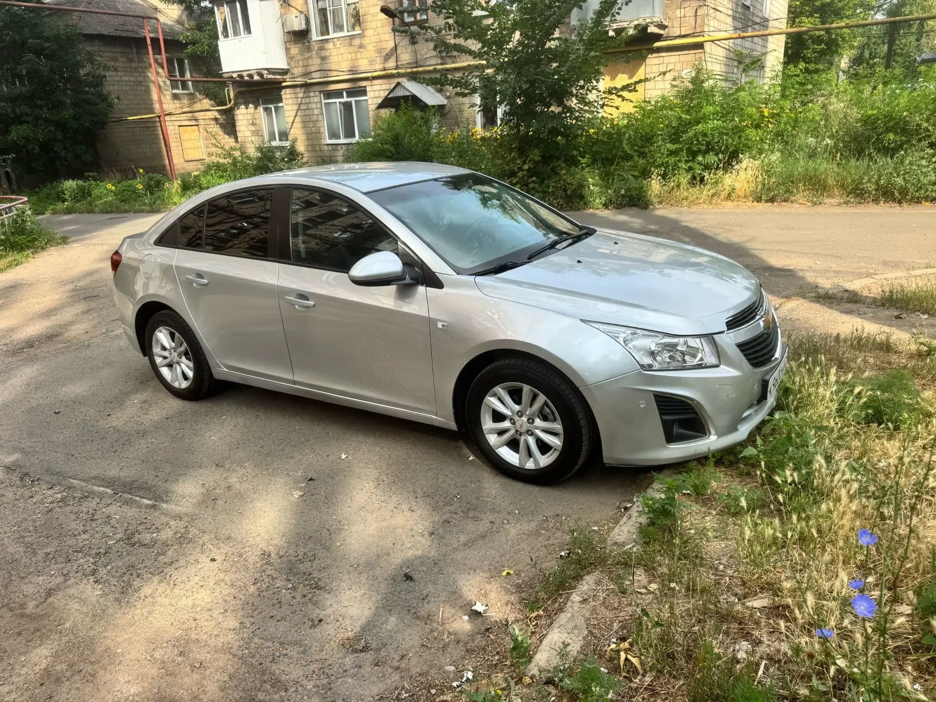 Продам Шевроле Круз 2013 г.в 1.8 АКПП все работает в штатном режиме без нареканий кузов в хорошем со