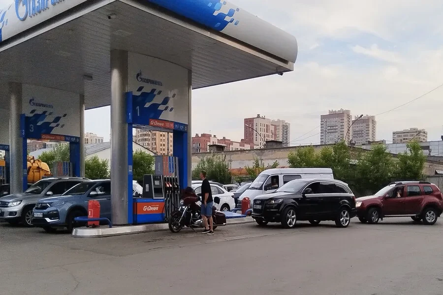 Поставки топлива на новосибирские АЗС упали до критических отметок

В городе более половины независи