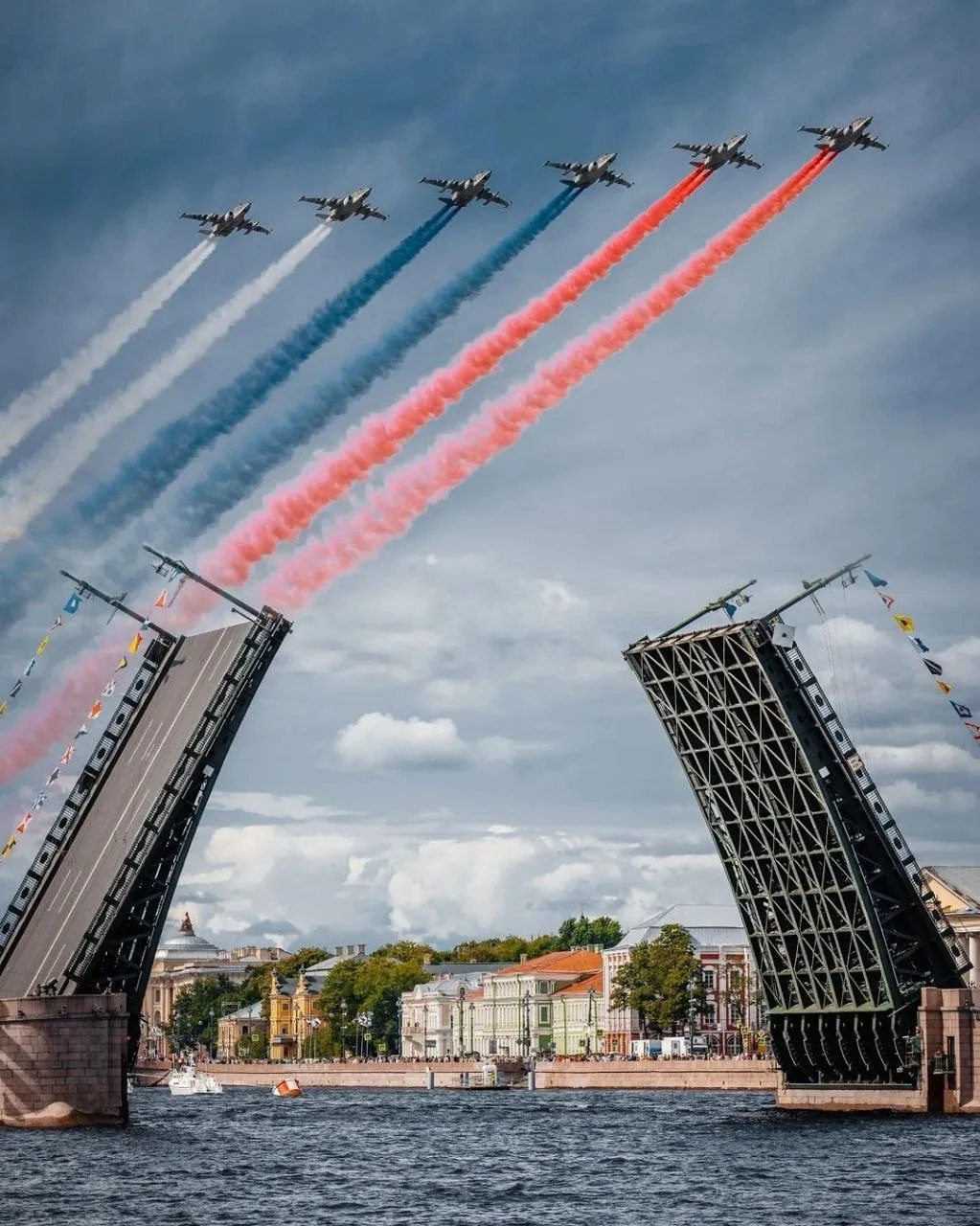 23-27 ИЮЛЯ🚢ДЕНЬ ВОЕННО-МОРСКОГО ФЛОТА В САНКТ-ПЕТЕРБУРГЕ

🌊День Военно-Морского Флота - большой и 