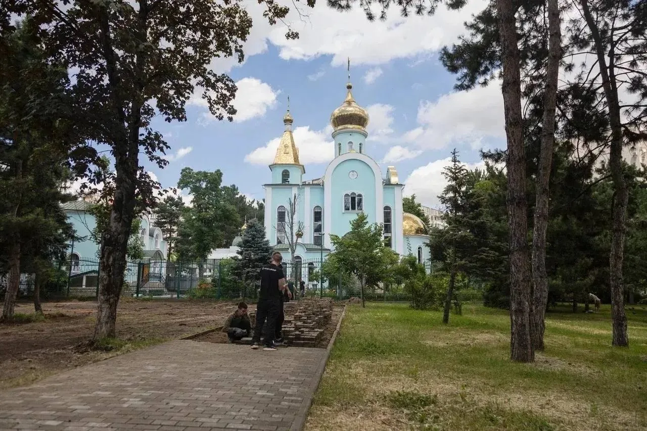 В Тургеневском сквере Краснодара посадят более 50 деревьев и установят видеонаблюдение

В Краснодаре