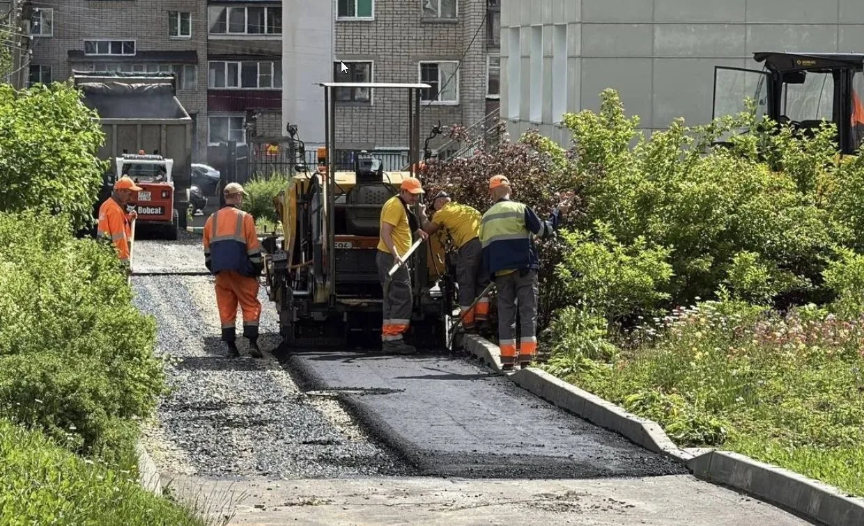 В Кирове благоустраивают территории детсадов 
 
За счёт городского бюджета в Кирове приводят в поряд