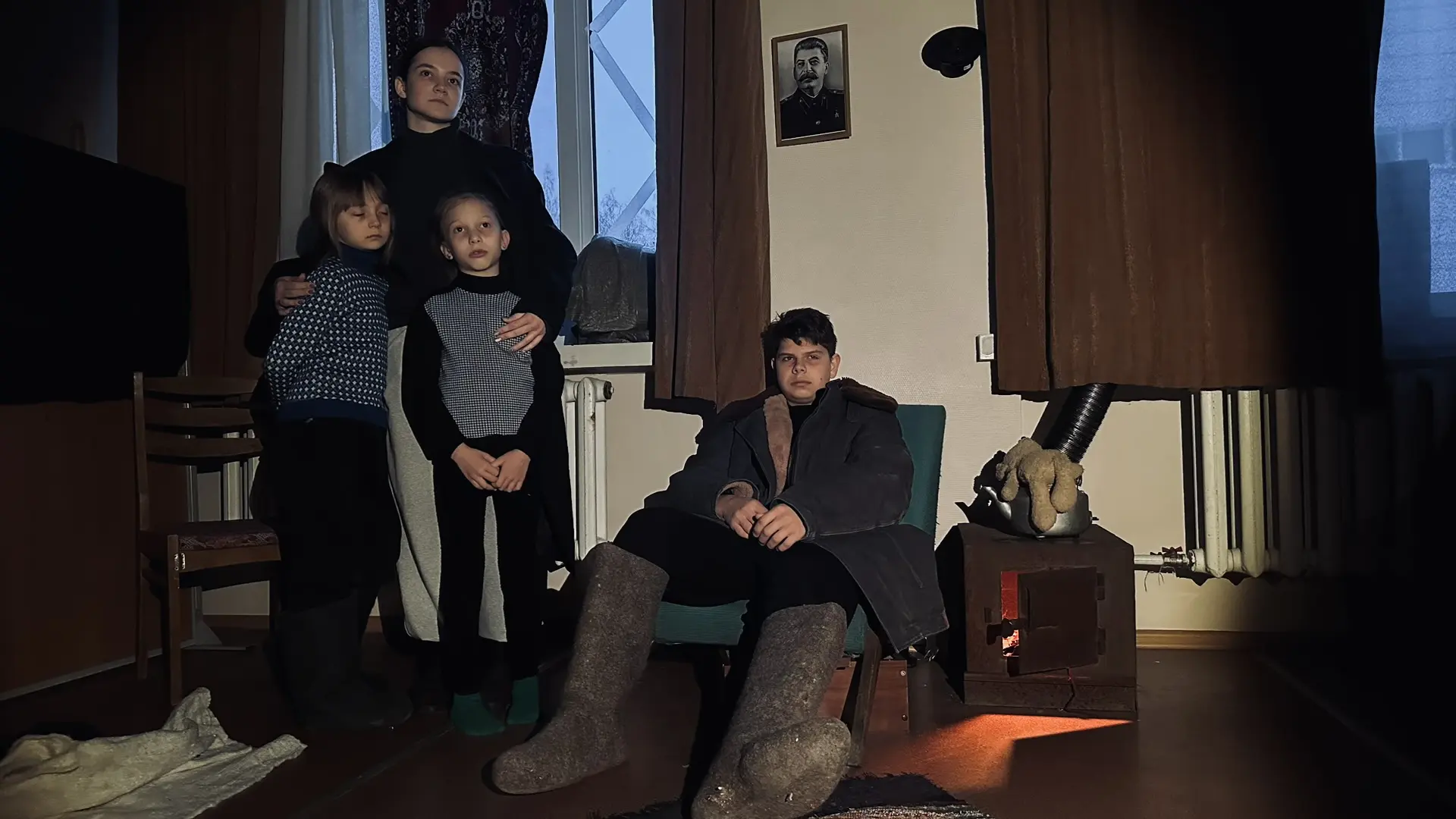 ДЕТИ БЛОКАДЫ   Не спектакль, а погружение. В нашем лицее проходит иммерсивная постановка о блокадном