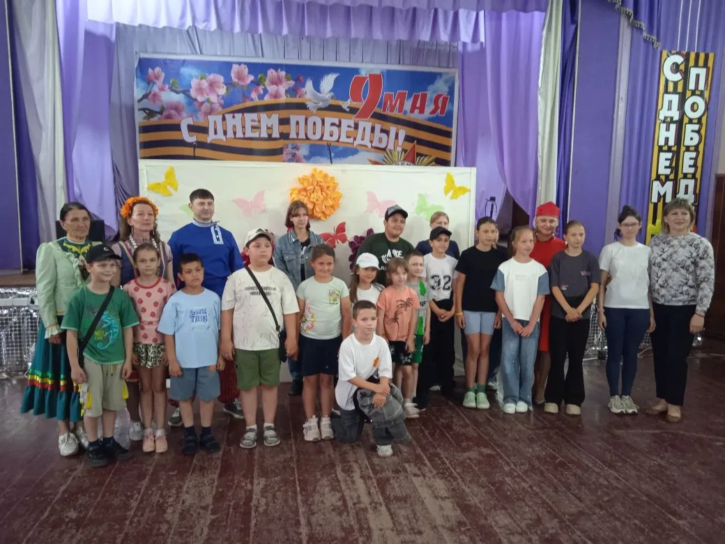 Сегодня  работники библиотеки совместно с ДК  провели мероприятие, посвящённое Дню А. С...