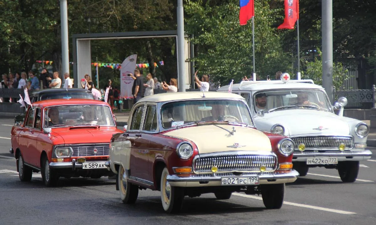 🚙 Сотни ретроавтомобилей проедут по улицам Москвы 21 июня

Вы сможете увидеть легендарные Волги, Мо