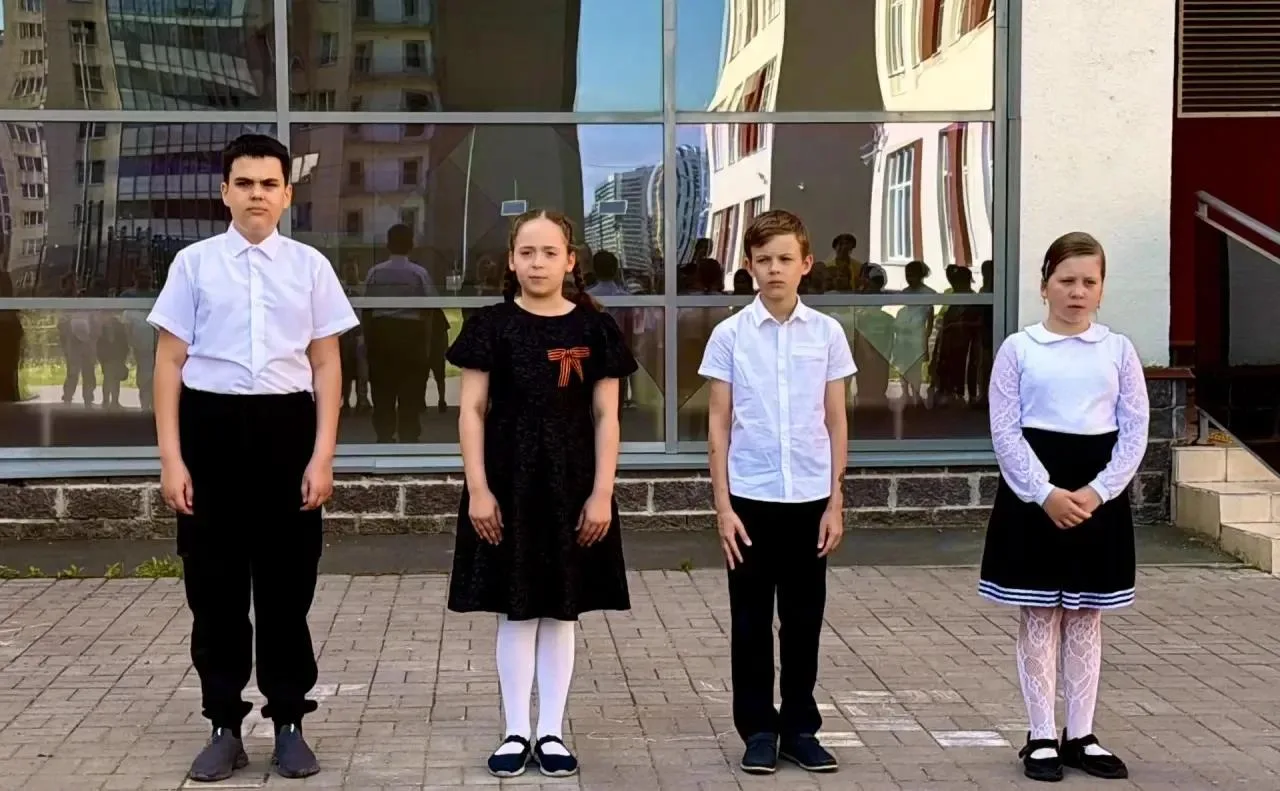 Сегодня, 22 июня, в День памяти и скорби, в нашем лагере прошли тематические мероприяти...