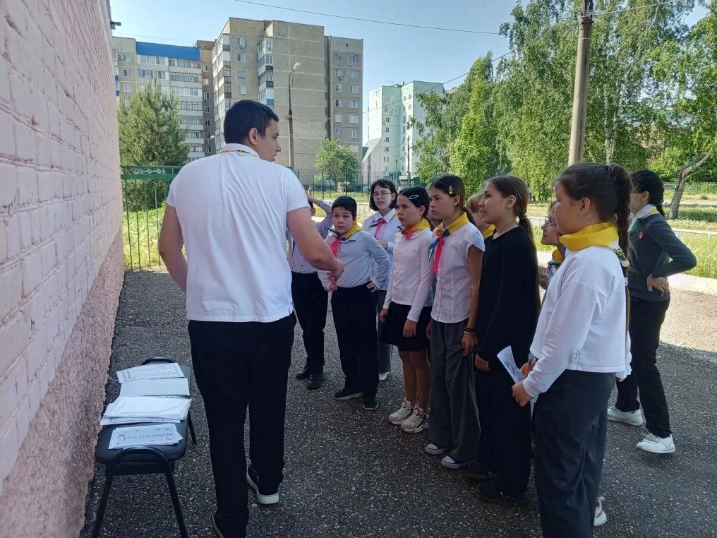 20.05 во дворе #наша3гимназия состоялся квест "Сила в единстве",  посвящённый Дню детских общественн