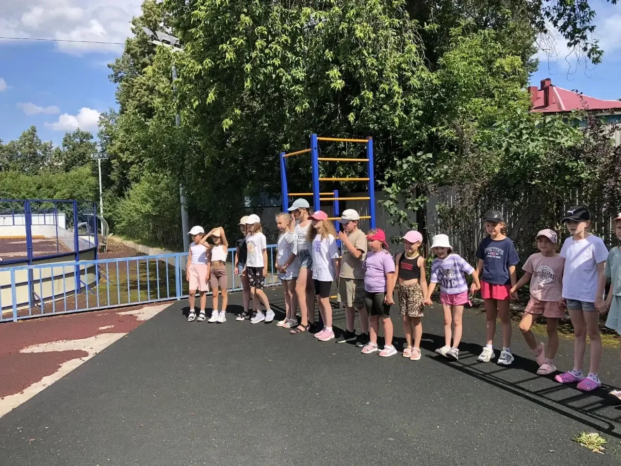 16 ДЕНЬ В ПРИШКОЛЬНОМ ЛАГЕРЕ «РОМАШКА»
  Весёлая жизнь в нашем лагере   не прекращается. После полез
