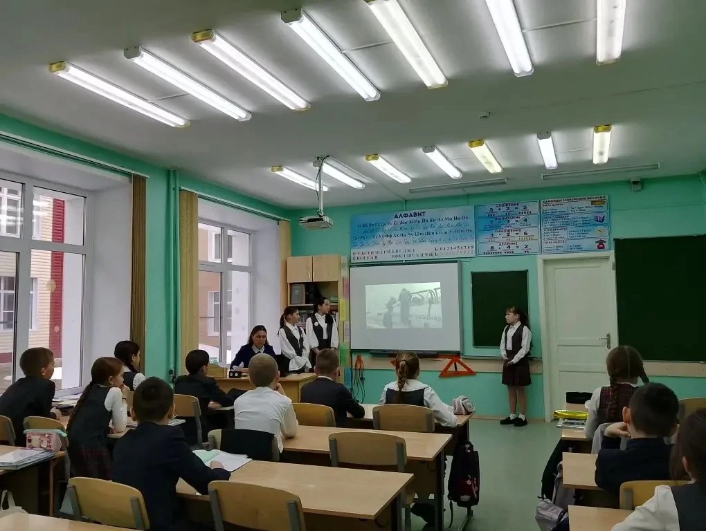 🌠 Космическое приключение 3 «А»: вспоминаем классный час, посвящённый Юрию Гагарину! 🚀  Наставники «