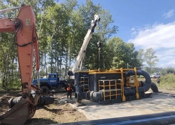 ☑️ В Комсомольске-на-Амуре устанавливают насосы для защиты территорий от паводка