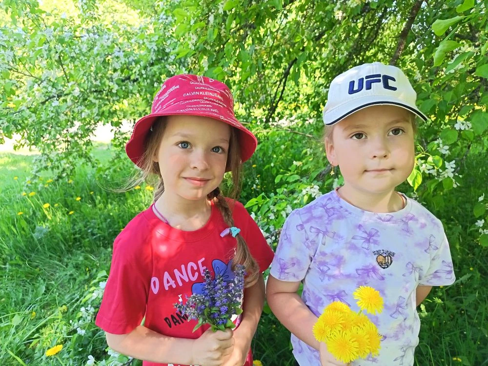 Экскурсия в яблоневый сад🌸🌸🌸