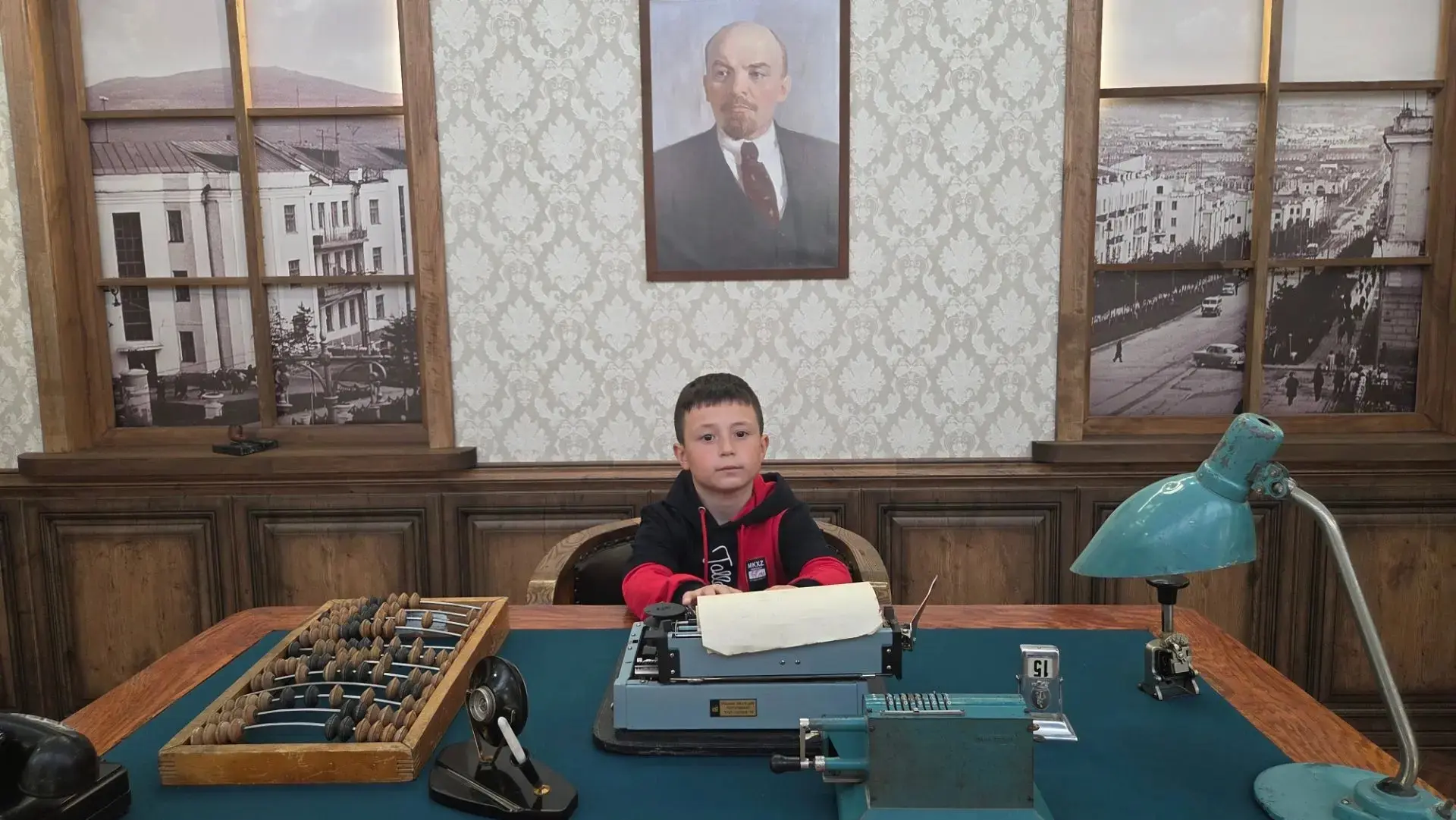 🏦 «Бельки» в Центробанке!

История денег, золотой пазл на логику и кресло руководителя — вот что за