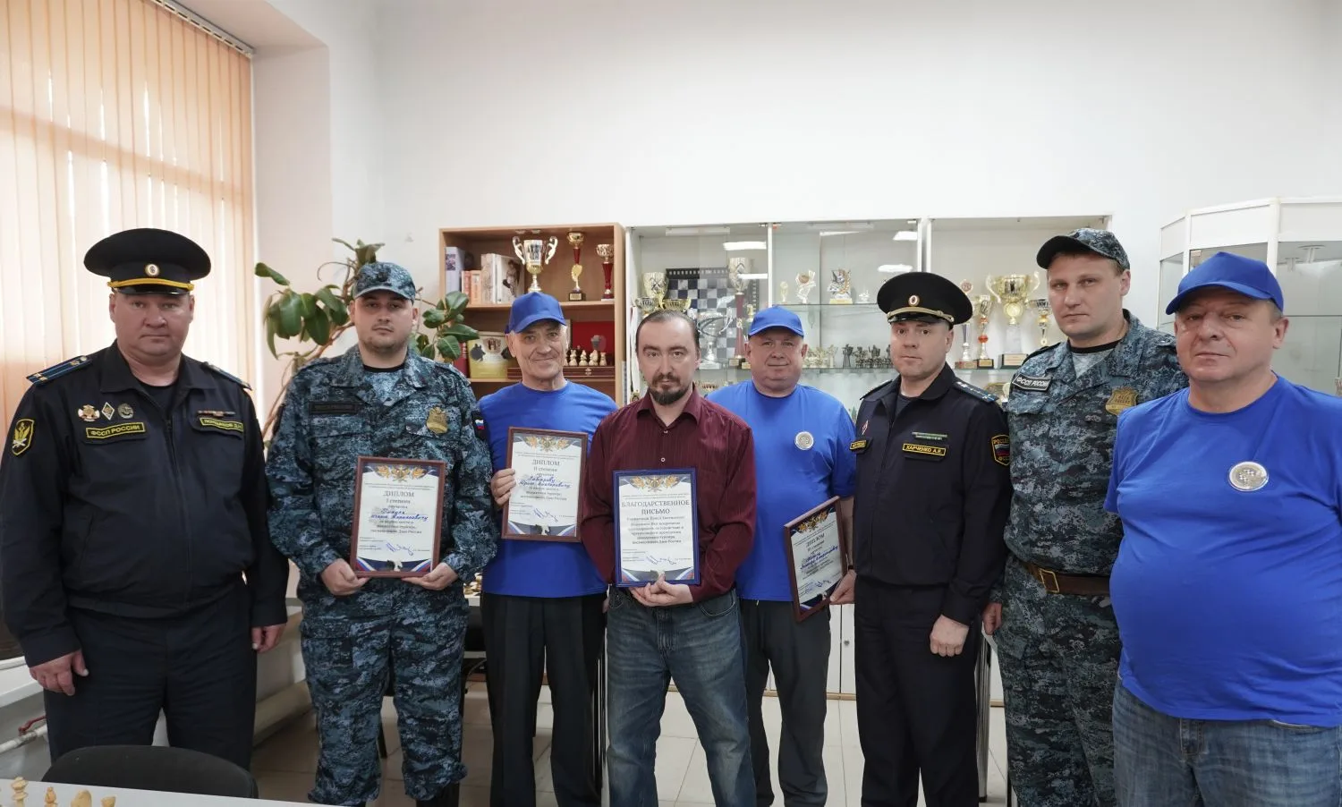 В шахматном турнире сразились судебные приставы и ветераны 
ФССП России

В преддверии Дня России в Х