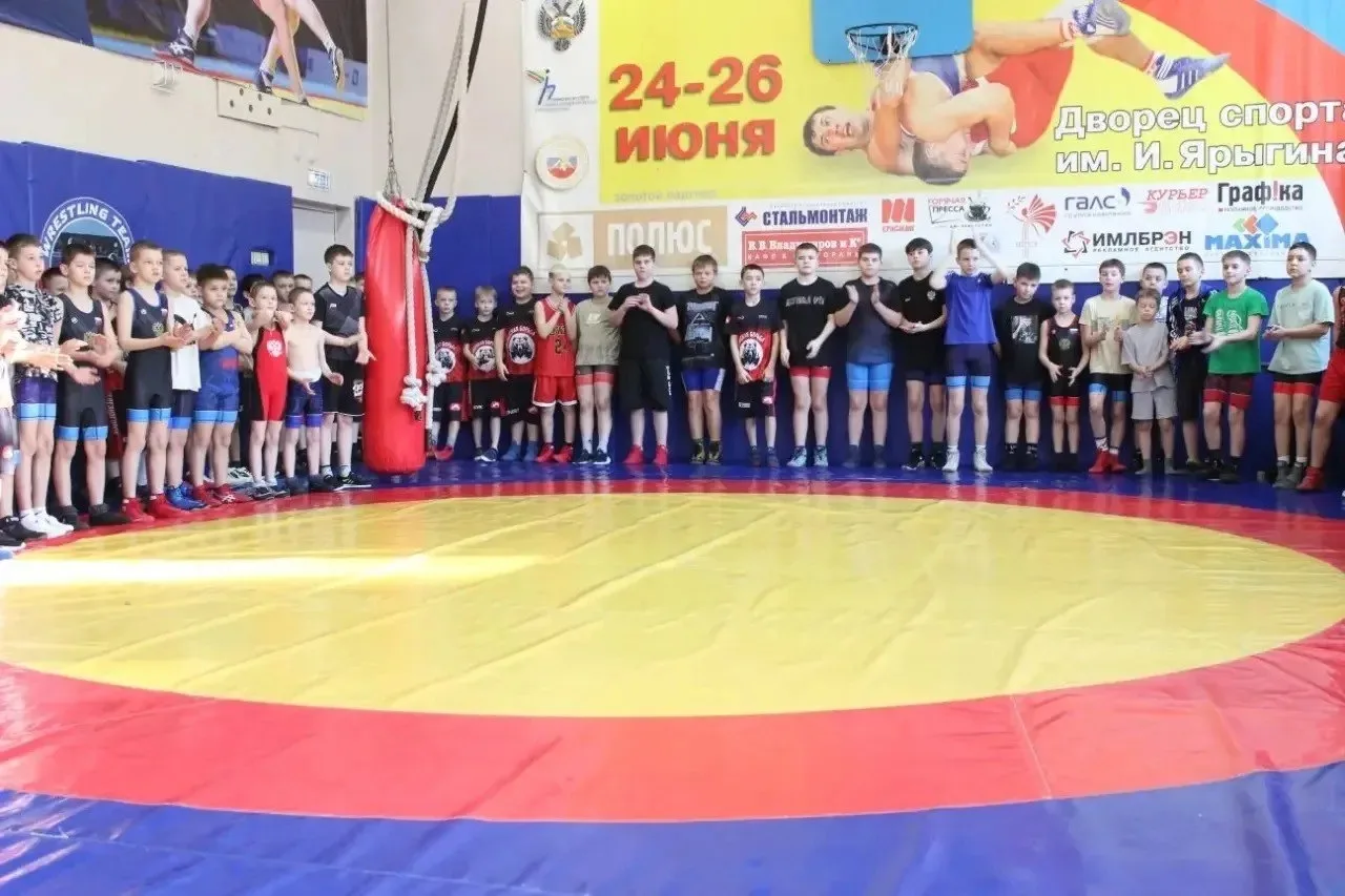 📣 Наши юные чемпионы! 🏆  Дорогие друзья! Несмотря на свой юный возраст, ученики нашей школы уже успе