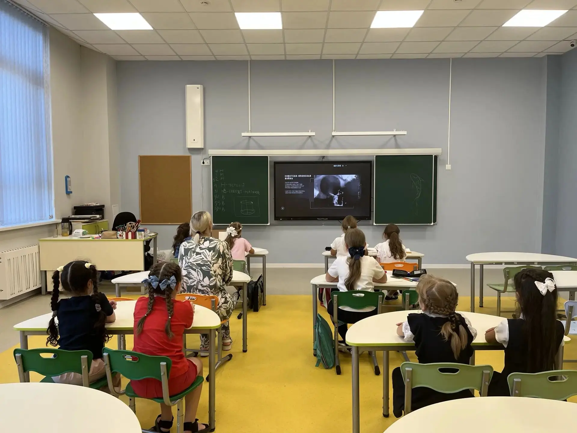 Сегодня на образовательных площадках школы прошли уроки мужества , посвящённые Дню Побе...