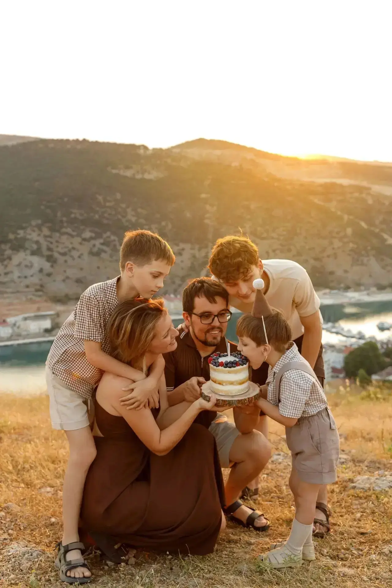 💖 Дорогие ученики, родители и педагоги!

🌼От всей души поздравляем вас с Днём семьи, любви и верно