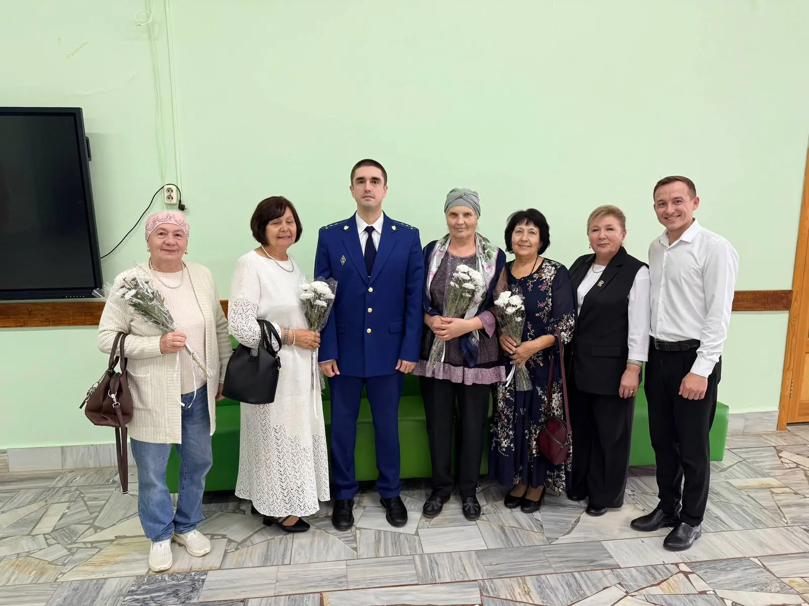 Прокурор Кукморсокго района провел выездной прием граждан и работников социальной сфере...