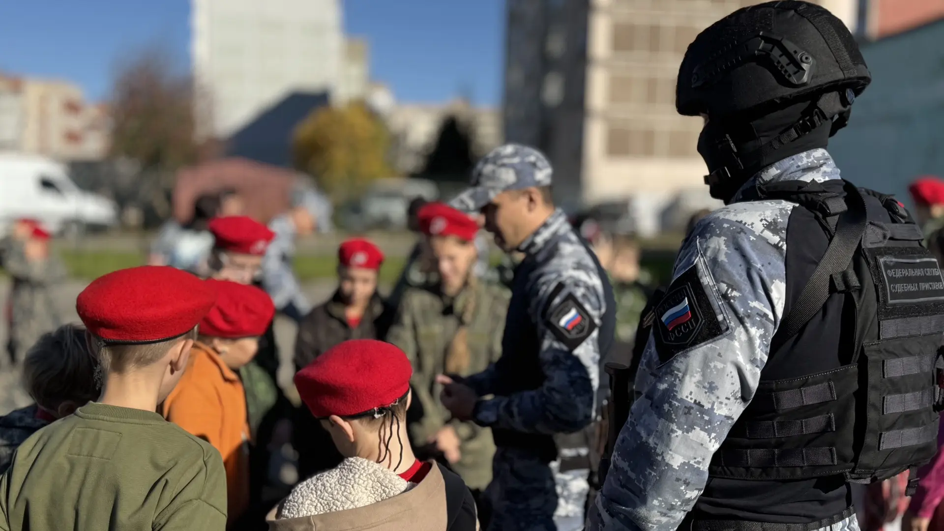 Сотрудники ГУФССП России по Кировской области провели для юнармейцев практическое занятие