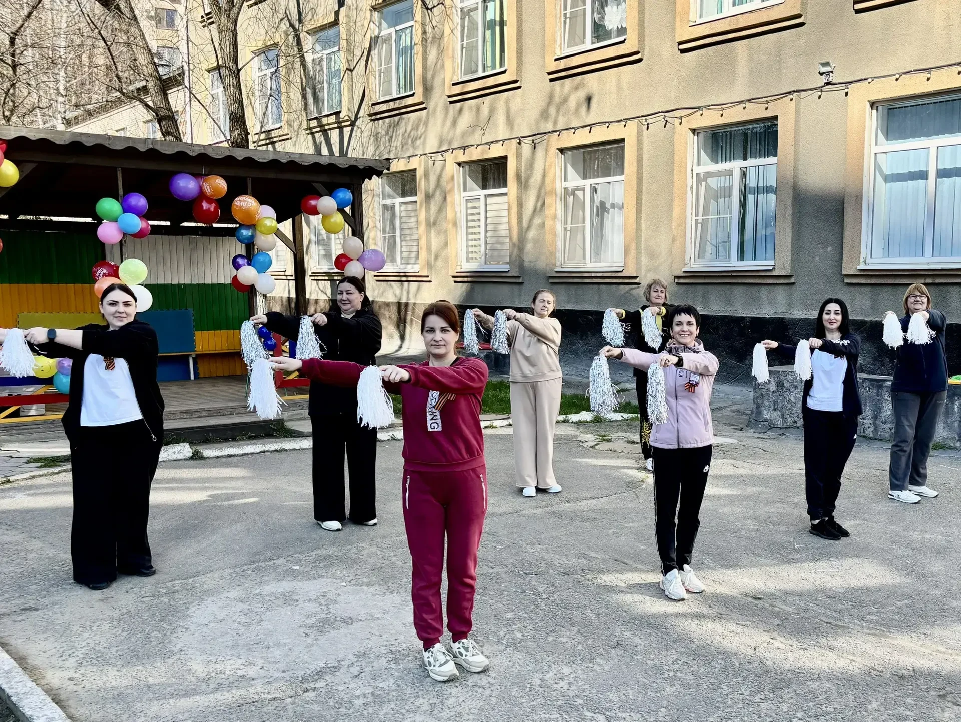 Сегодня  7 апреля дети,родители,педагоги приняли участие во Всероссийской зарядке, приу...
