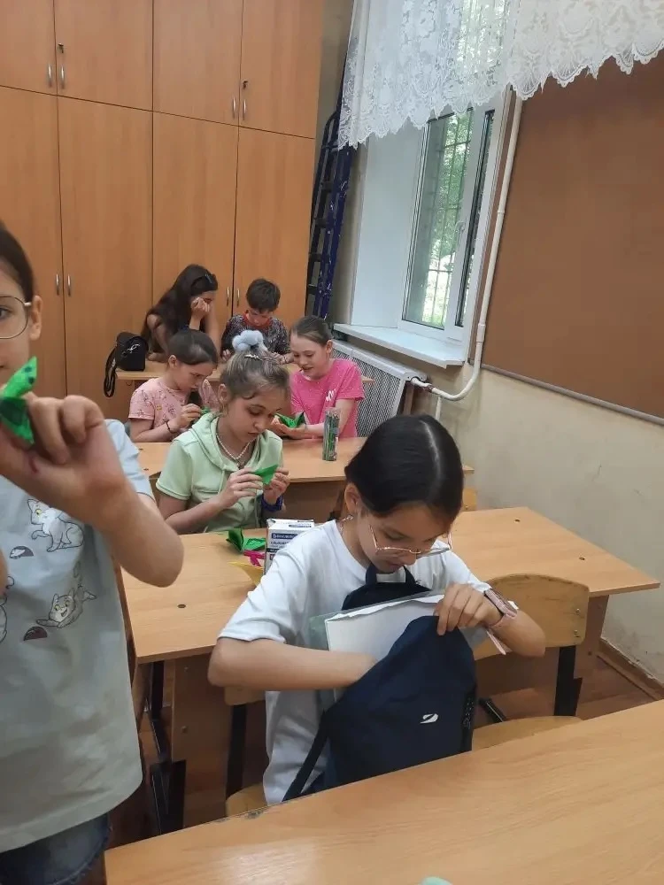 Клуб "Звездочка"(бумажная пластика)