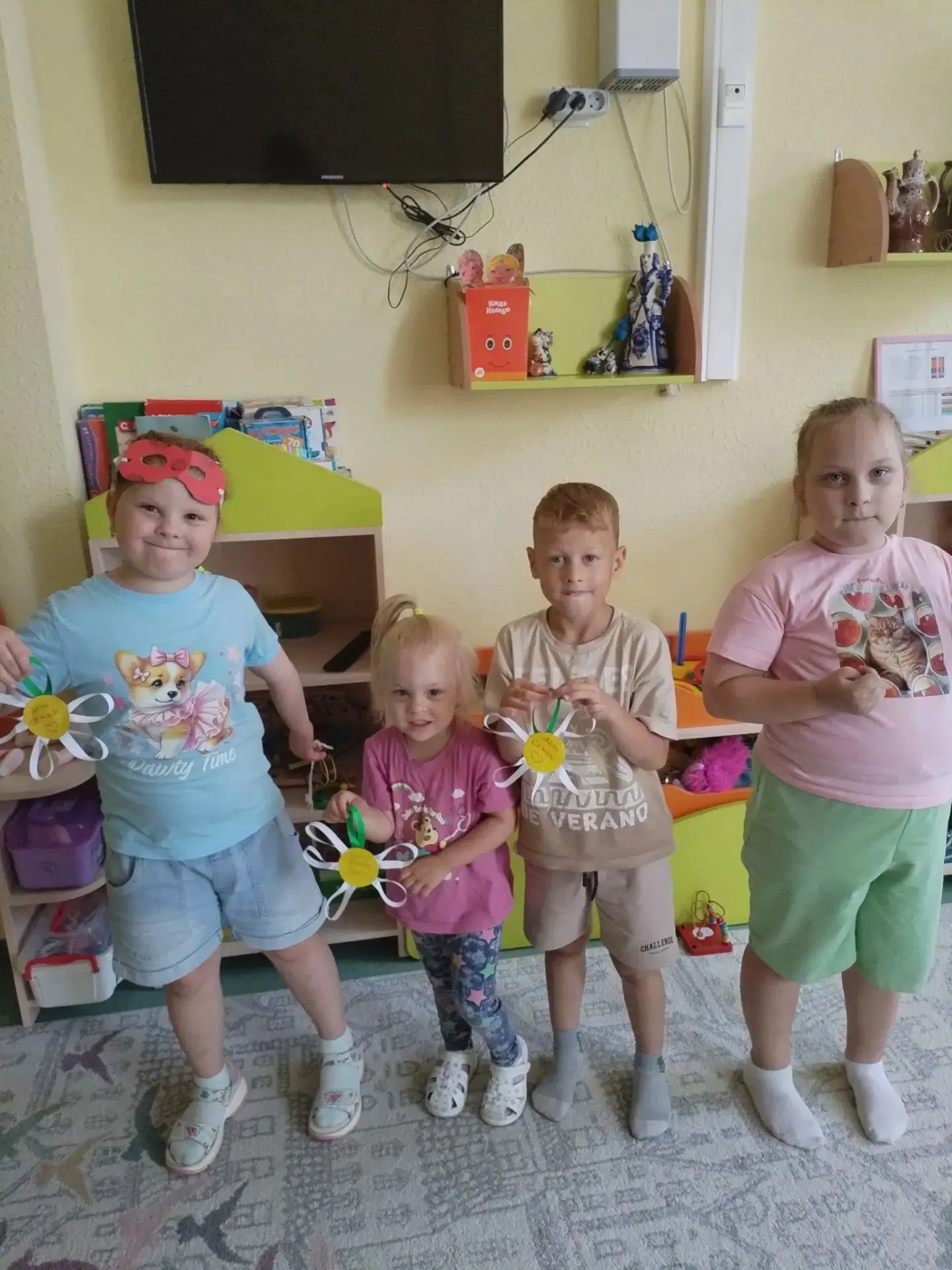 С Днём семьи❤️


Сегодня в праздник семьи,  ребята из группы "Ласточки" сотворили настоящее чудо —с 